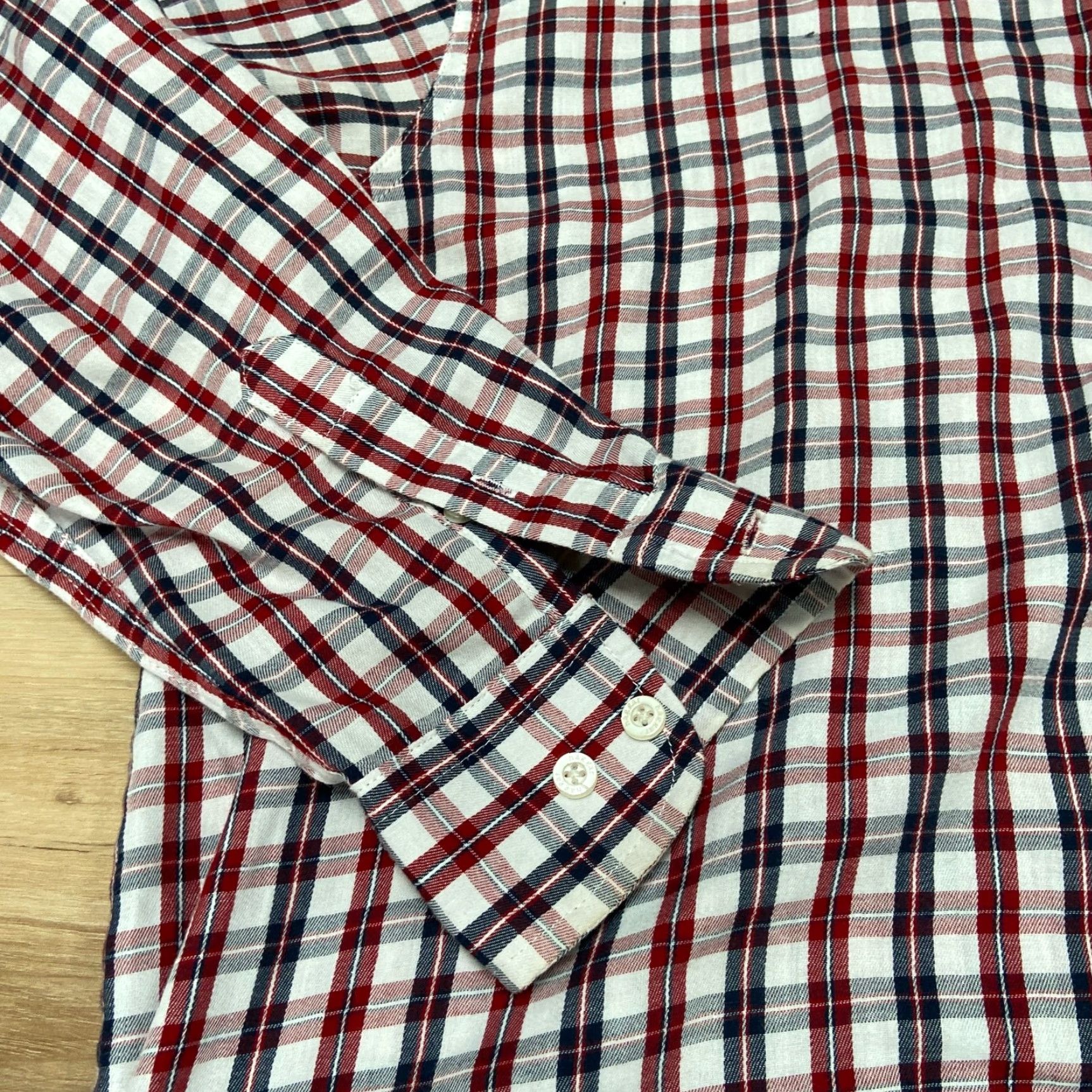 Haggar Haggar Shirt Mens XL 17-17.5 Red White Black Plaid Button Down Wrinkle Resistant Size US XL / EU 56 / 4 - 5 Thumbnail
