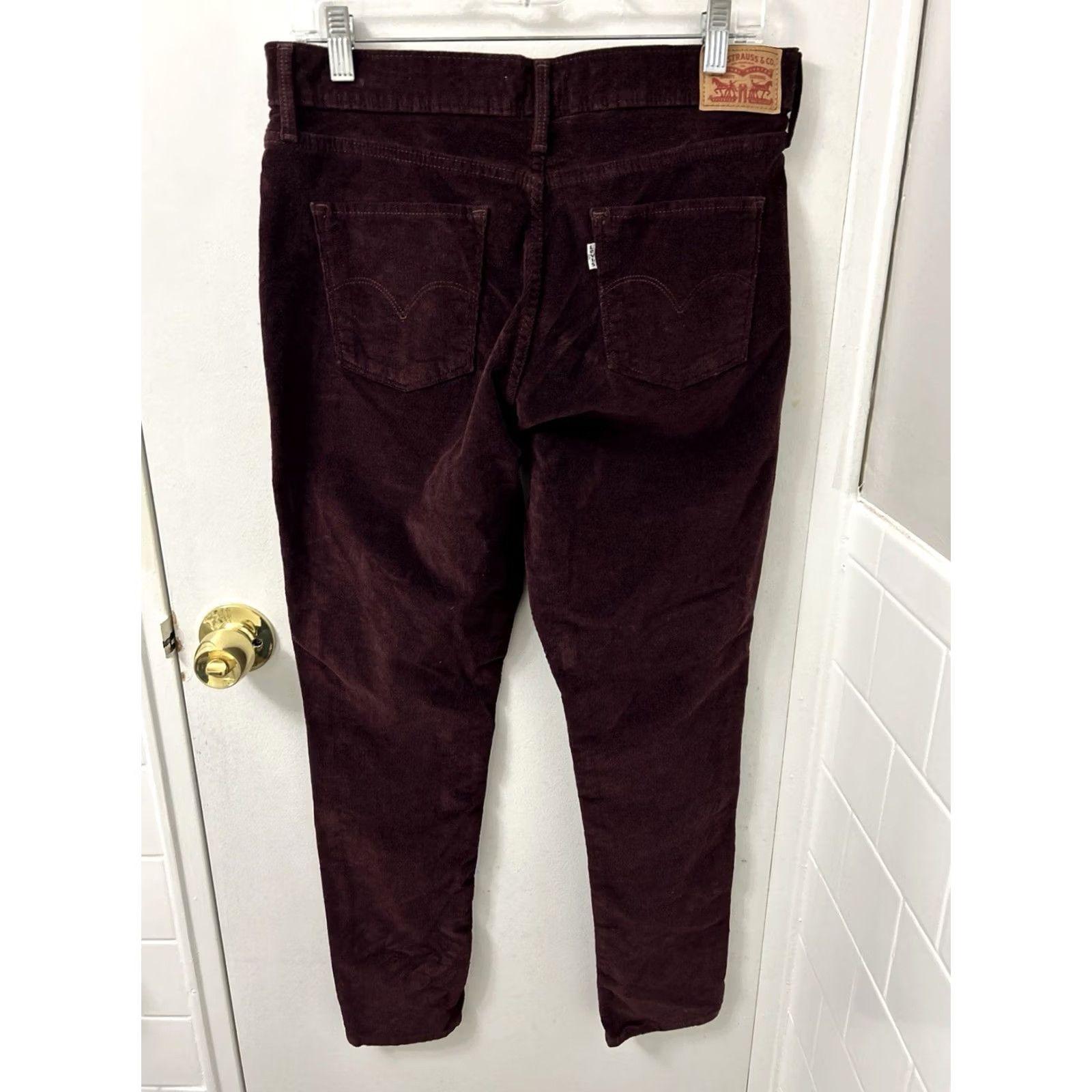 Levi's VINTAGE? No. Levis 311 Shaping Skinny Corduroy Pants Womens 30x29 Burgundy White Tab Trousers Size 30" / US 8 / IT 44 - 5 Thumbnail