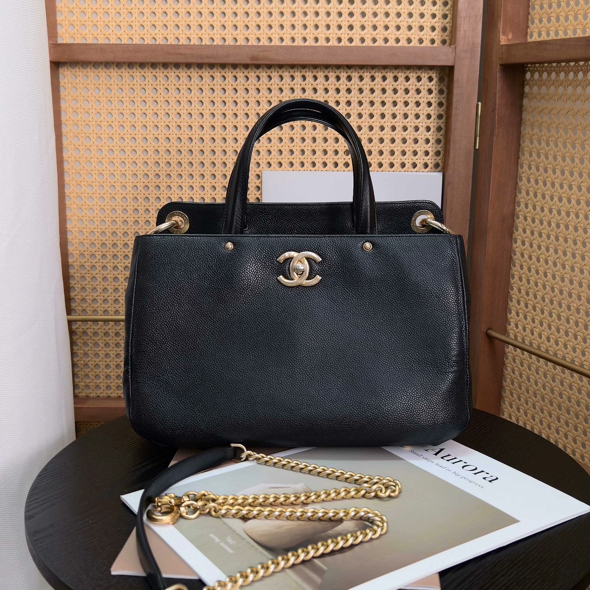 Chanel Pre-loved Bag Very good condition Size ONE SIZE - 1 Thumbnail