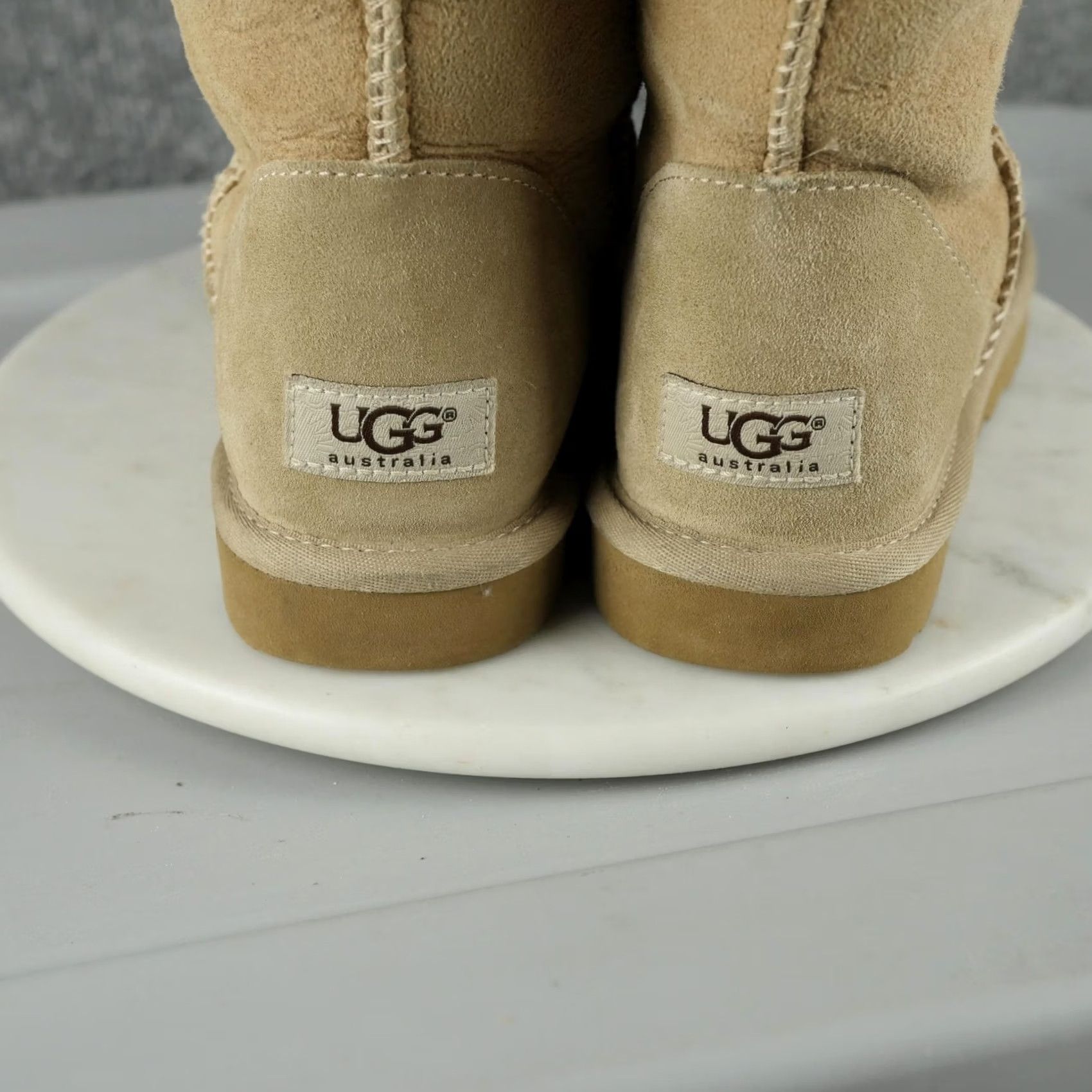 Ugg UGG Australia Classic Short Boots Womens US 7 Beige Suede Sheepskin Lined Winter Casual Shoes Mens? Size 28" / US 6 / IT 42 - 6 Thumbnail