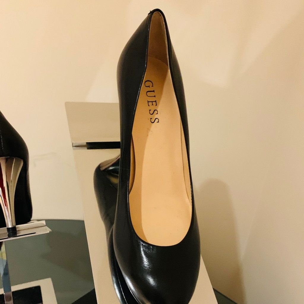 Guess Guess black pumps size 6 Size US 6 / IT 36 - 1 Thumbnail