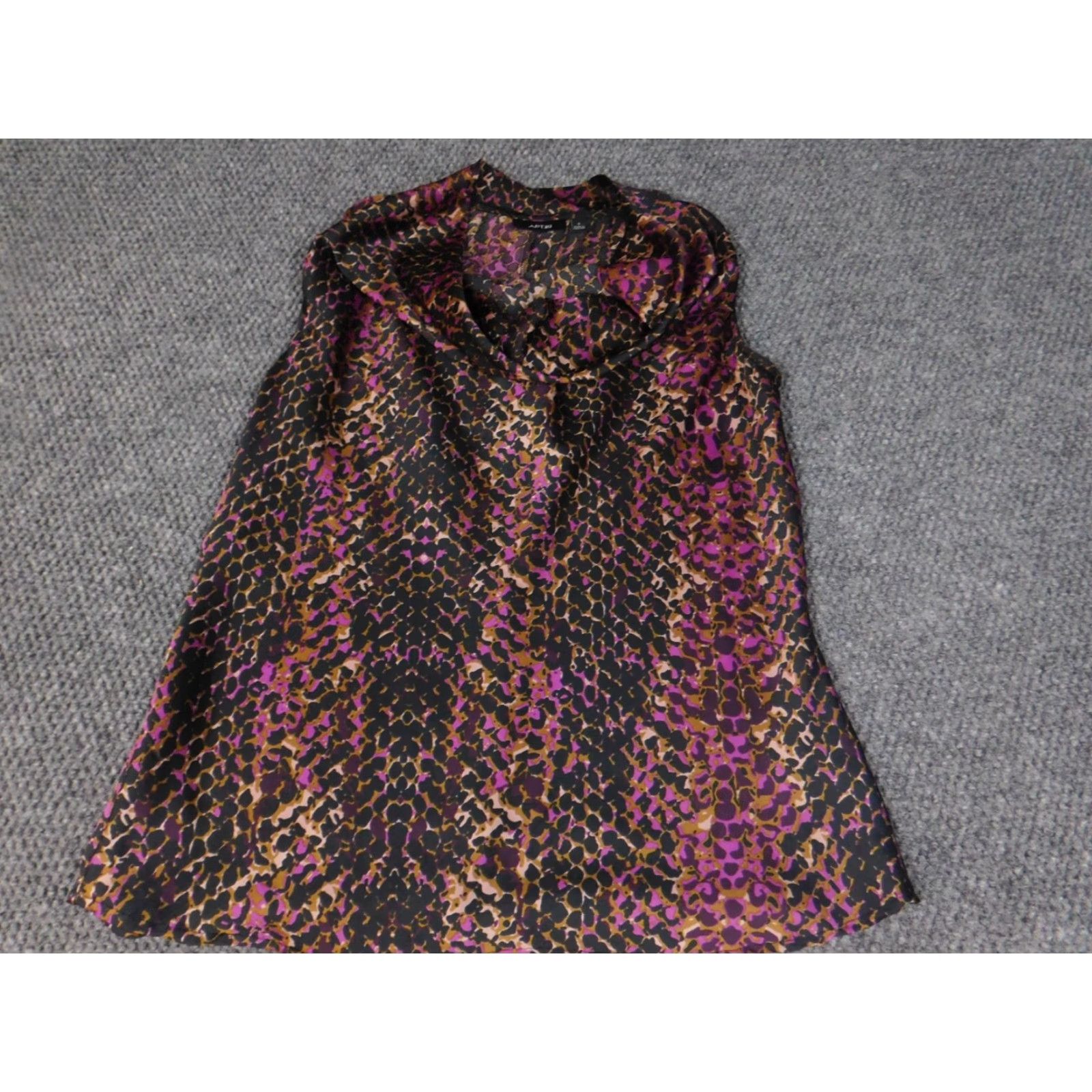 Apt. 9 Apt 9 Blouse Shirt Womens Small Purple Cap Sleeve Crew Neck Pullover Polyester Rayon Button Casual Regular Vintage: No Size S / US 4 / IT 40 - 3 Thumbnail