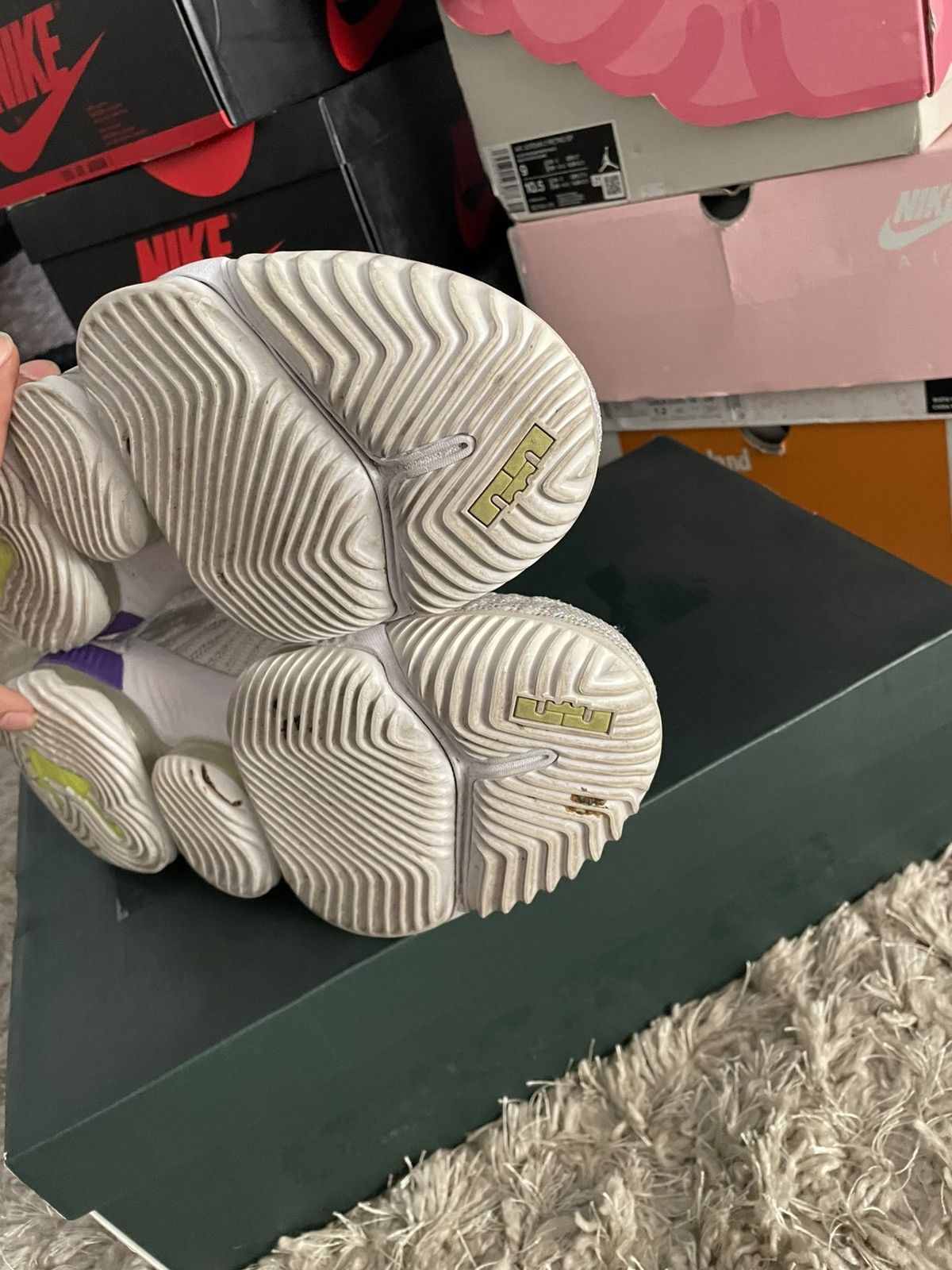 Nike Nike LeBron 16 Buzz Light Year Size US 9 / EU 42 - 9 Thumbnail