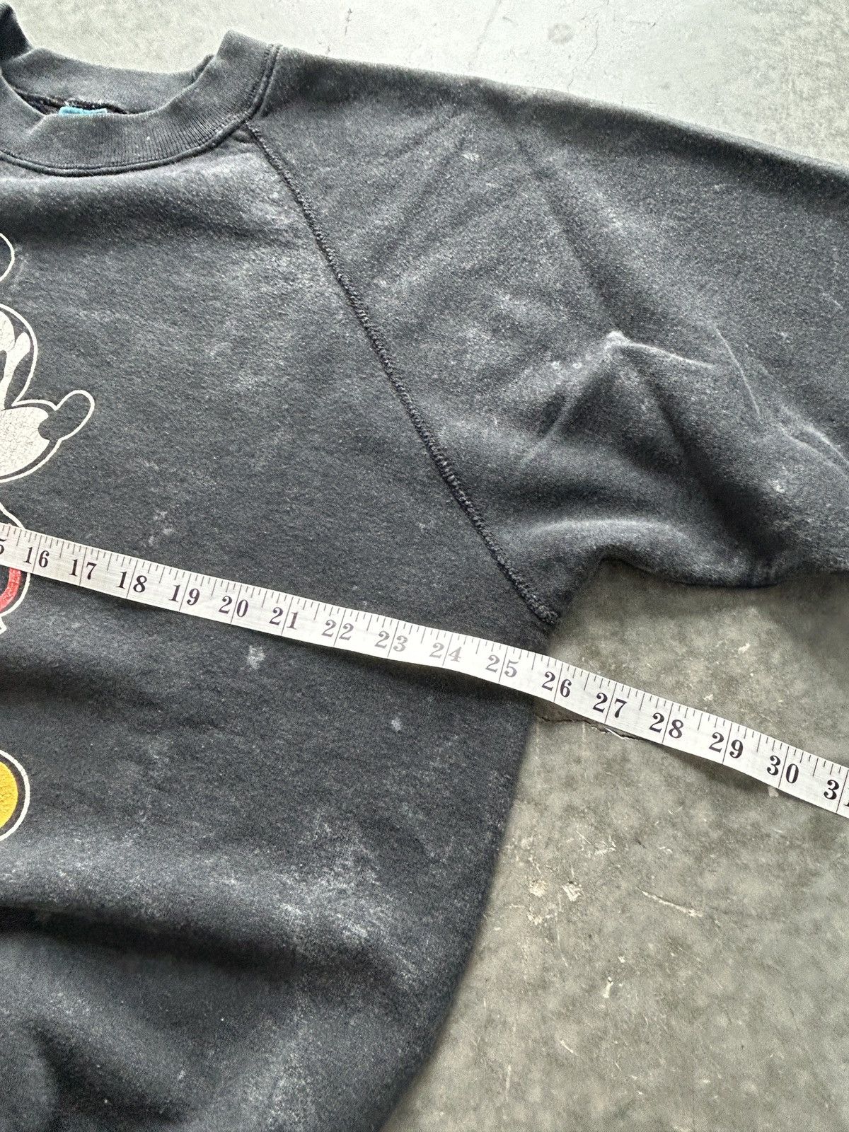 Disney Vintage 90s Mickey Mouse Raglan Sweatshirt Size US XL / EU 56 / 4 - 6 Thumbnail