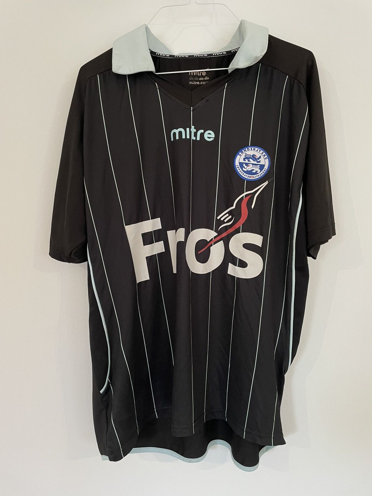 Other Danmark Fodboldtrøje Sønderjyske 2010-12 away kit Mitre Size US XL / EU 56 / 4 - 1 Thumbnail