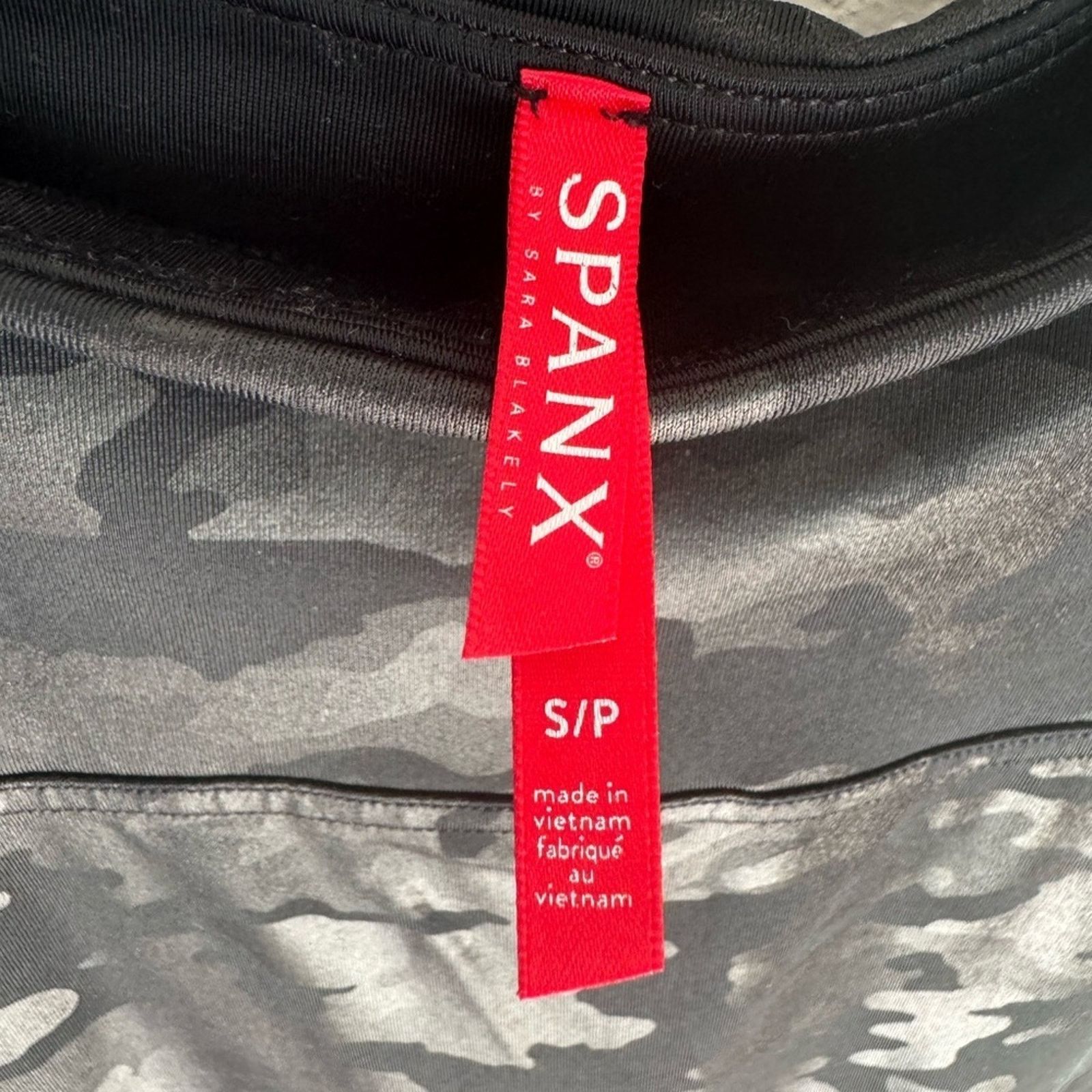 Spanx Spanx Faux Leather Camo Leggings Size 27" / US 4 / IT 40 - 5 Thumbnail