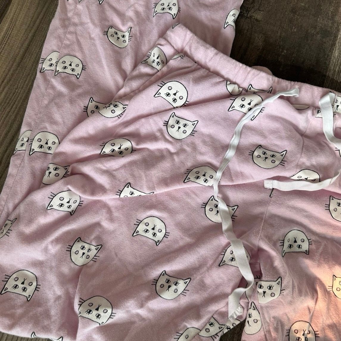 Forever 21 forever 21 whire and pink cat patterned pajama pants Size ONE SIZE - 2 Thumbnail