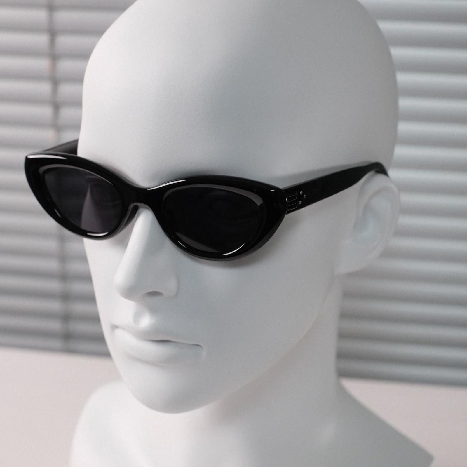 Japanese Brand Vtg Y2k Avant Garde Cat Eye Black Sunglasses Unisex OS Size ONE SIZE - 4 Thumbnail