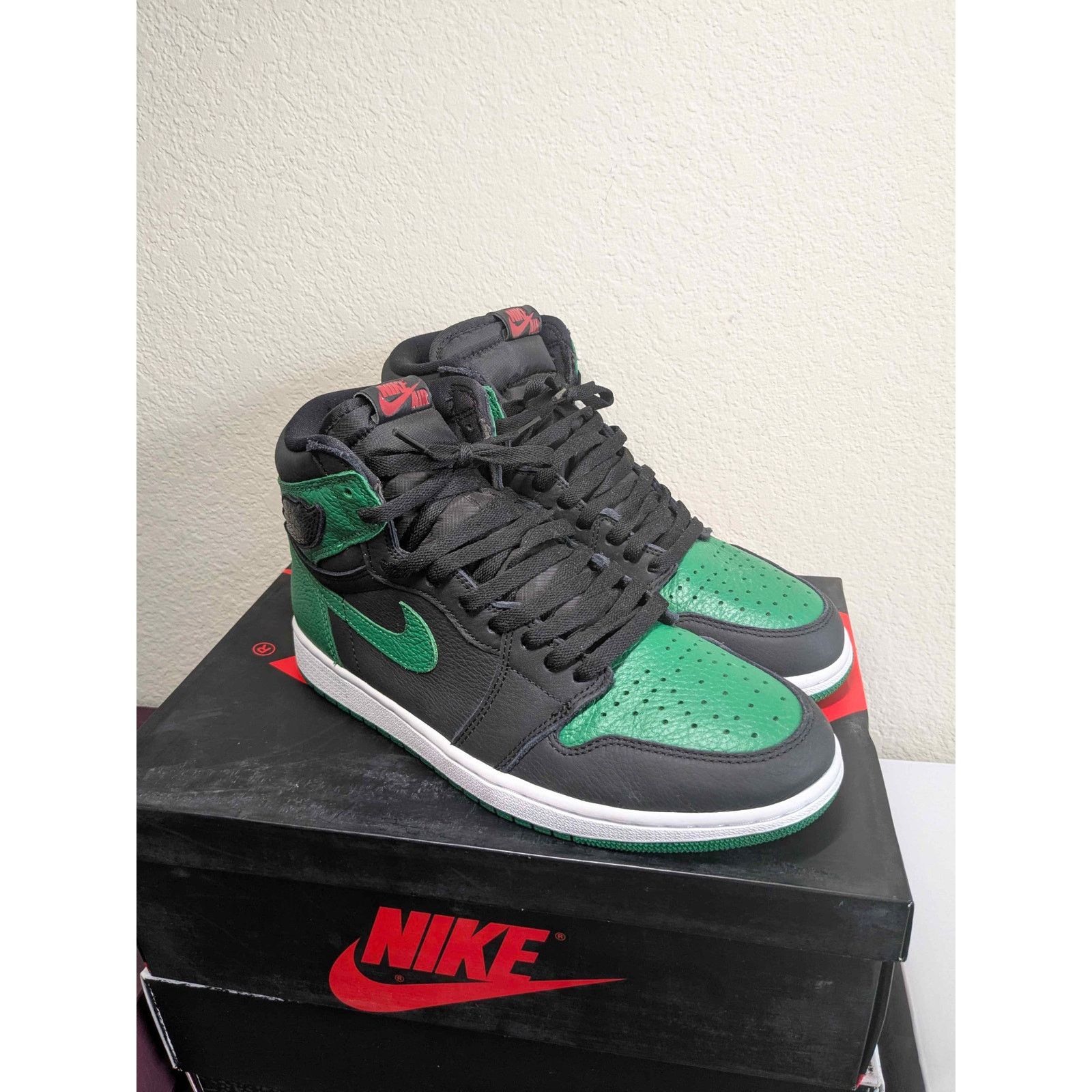 Air Jordan 1 Retro High OG Pine Green 2.0 Size 10 - OG Box