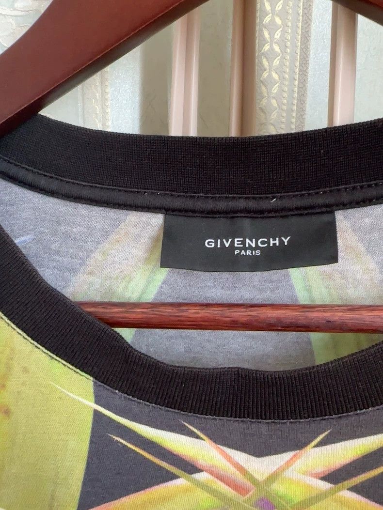 Givenchy Givenchy Short-sleeved T-shirt, L size Size US L / EU 52-54 / 3 - 2 Thumbnail
