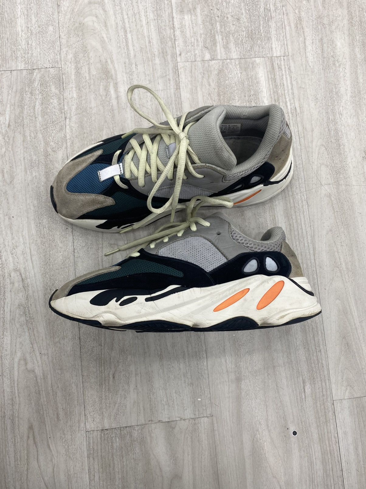 Adidas × Yeezy OG Adidas yeezy boots 700 wave runner Size US 9 / EU 42 - 4 Thumbnail