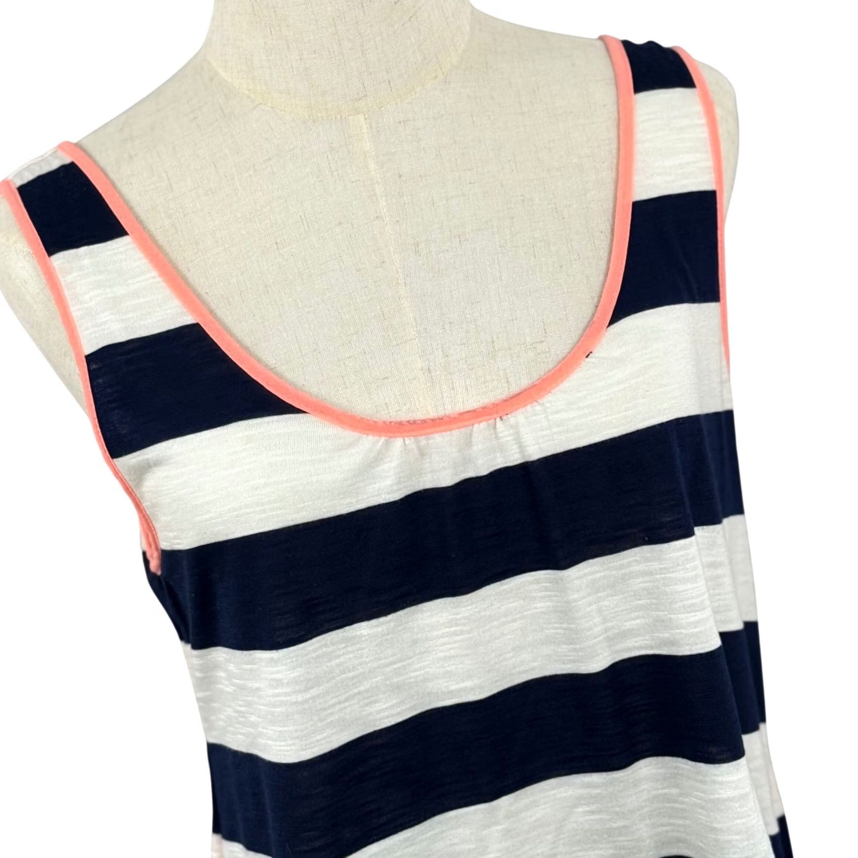 Essentials Vanity Essentials Top Womens L Tank Mixed Media Split Back Striped Nautical Coastal EUC Size L / US 10 / IT 46 - 5 Thumbnail