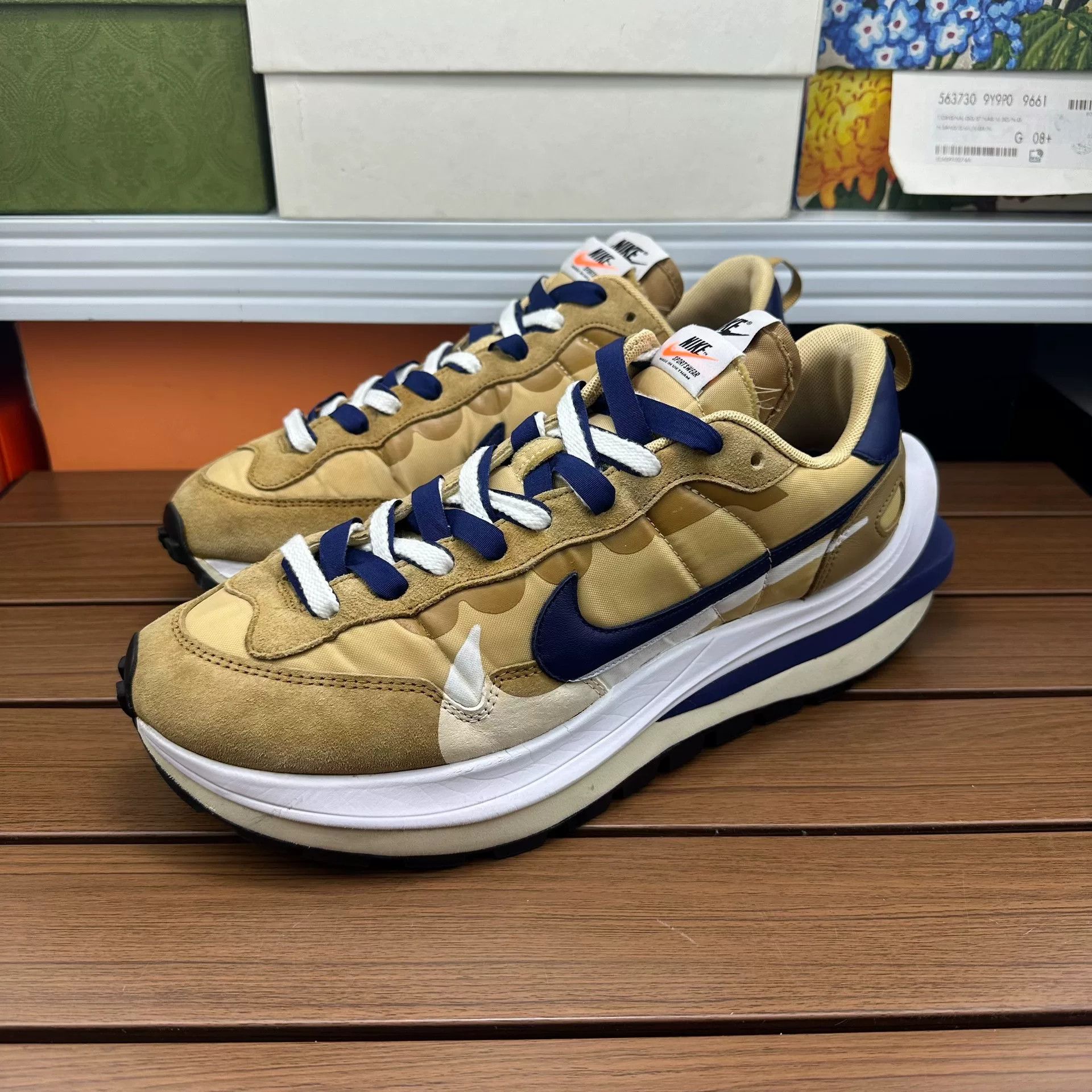 Sacai Sacai Collab Beige Lowtop Sneakers 12 Men Size US 12 / EU 45 - 1 Thumbnail