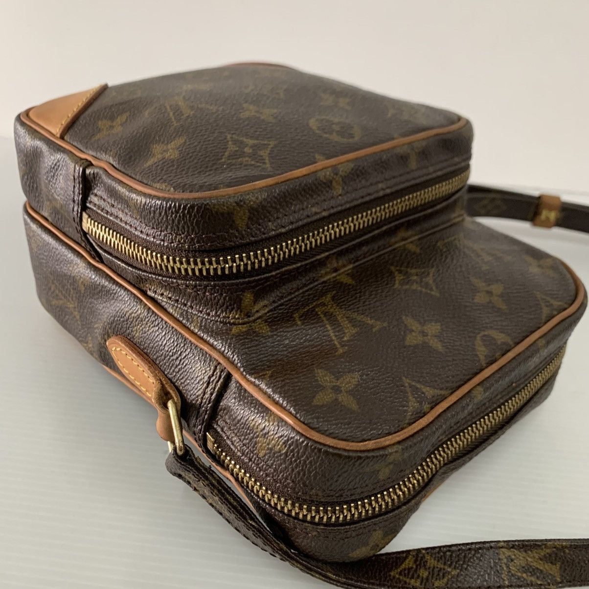 Louis Vuitton Louis Vuitton Amazon Monogram Slingbag Size ONE SIZE - 11 Thumbnail