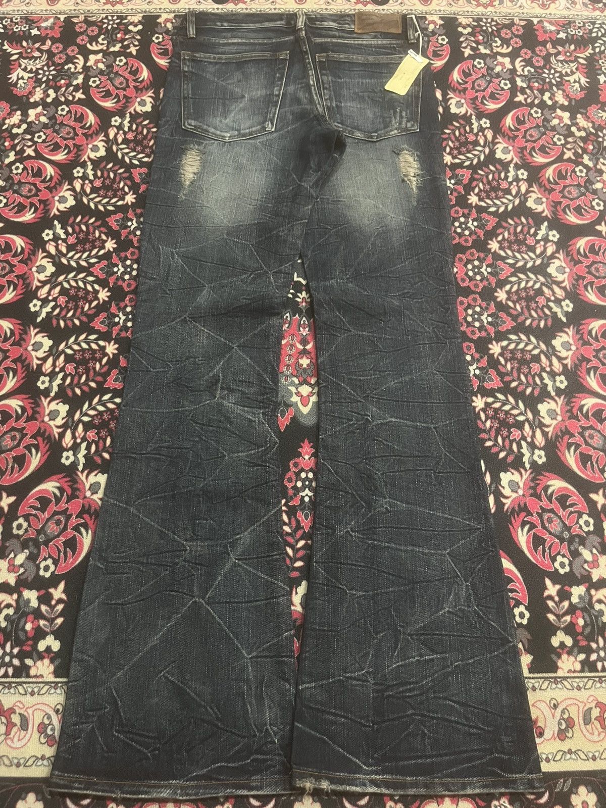 If Six Was Nine (BNWT) Japan Goa Dark Washed Cracked Distressed Flare Jeans Size US 30 / EU 46 - 2 Thumbnail