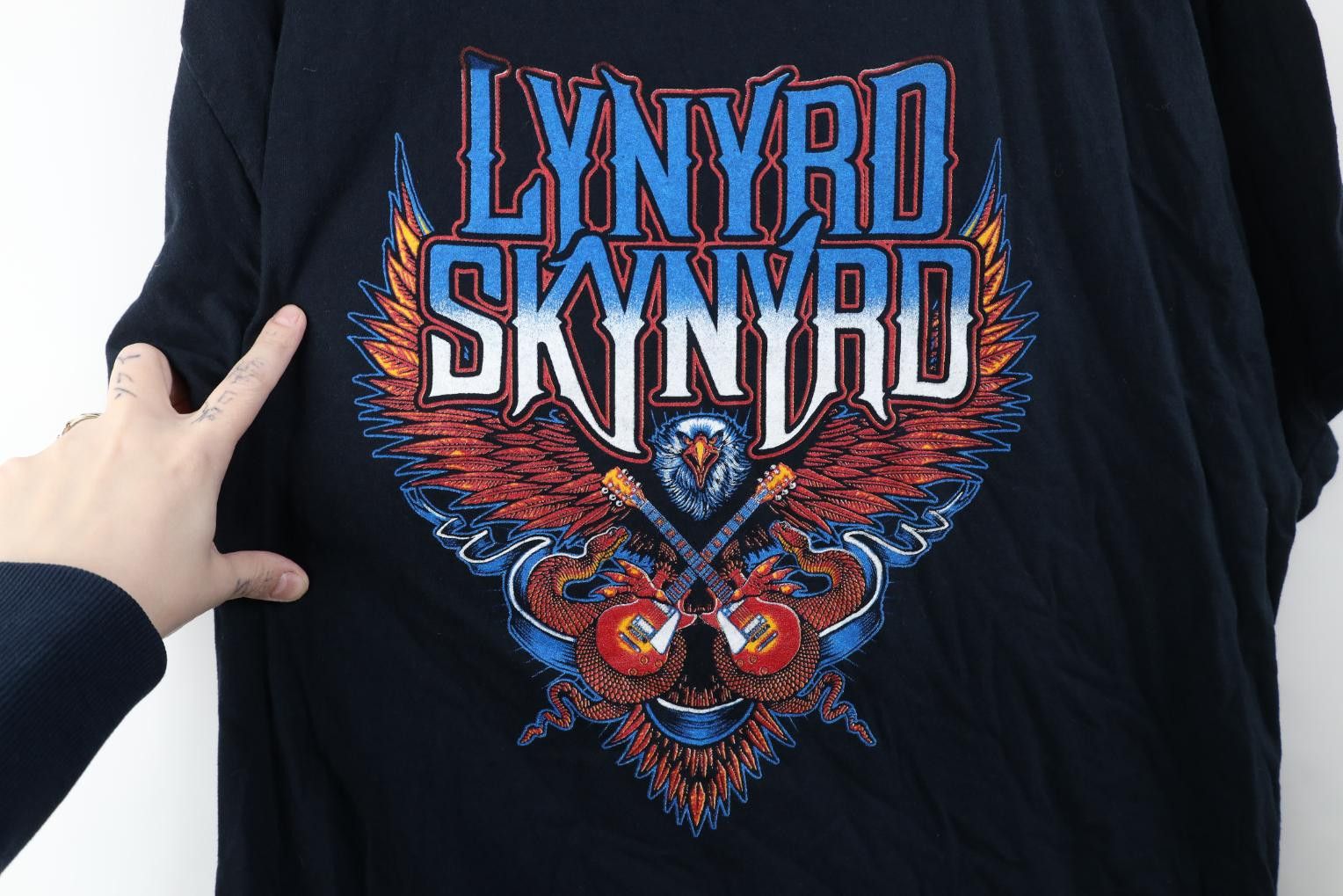 Vintage Vintage Y2K 2015 Tour Lynyrd Band Short Sleeve T-Shirt Size US XL / EU 56 / 4 - 4 Thumbnail