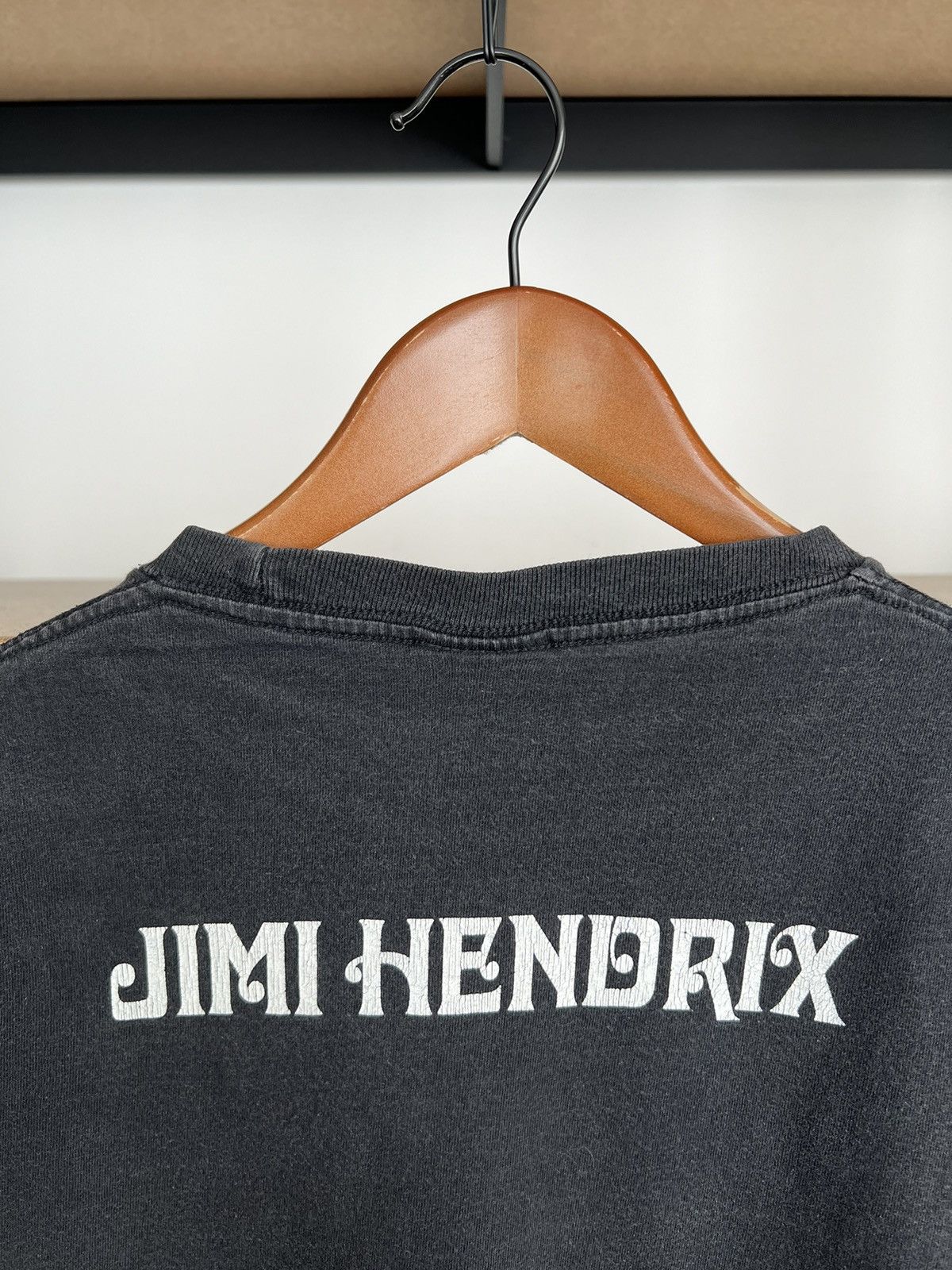 Band Tees Vintage 90s Jimi Hendrix South Saturn Delta Black T-shirt Size US S / EU 44-46 / 1 - 17 Thumbnail