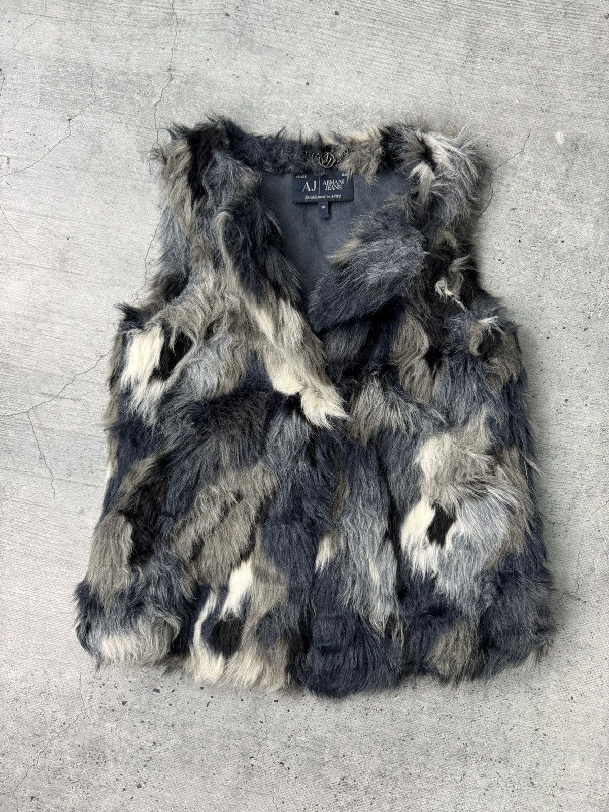 Armani Armani Faux Fur Vest VTG Y2K LGB IfSixWasNine Avant Garde Size XS / US 0-2 / IT 36-38 - 2 Thumbnail