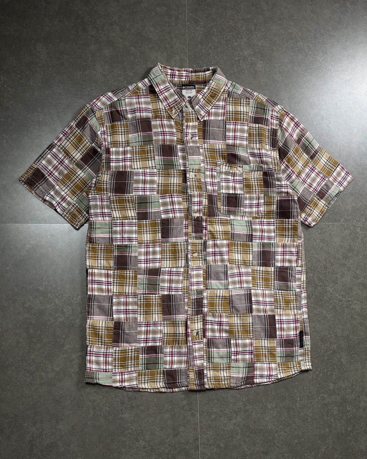 Columbia Columbia Patchwork Vintage Tee Size US L / EU 52-54 / 3 - 2 Thumbnail