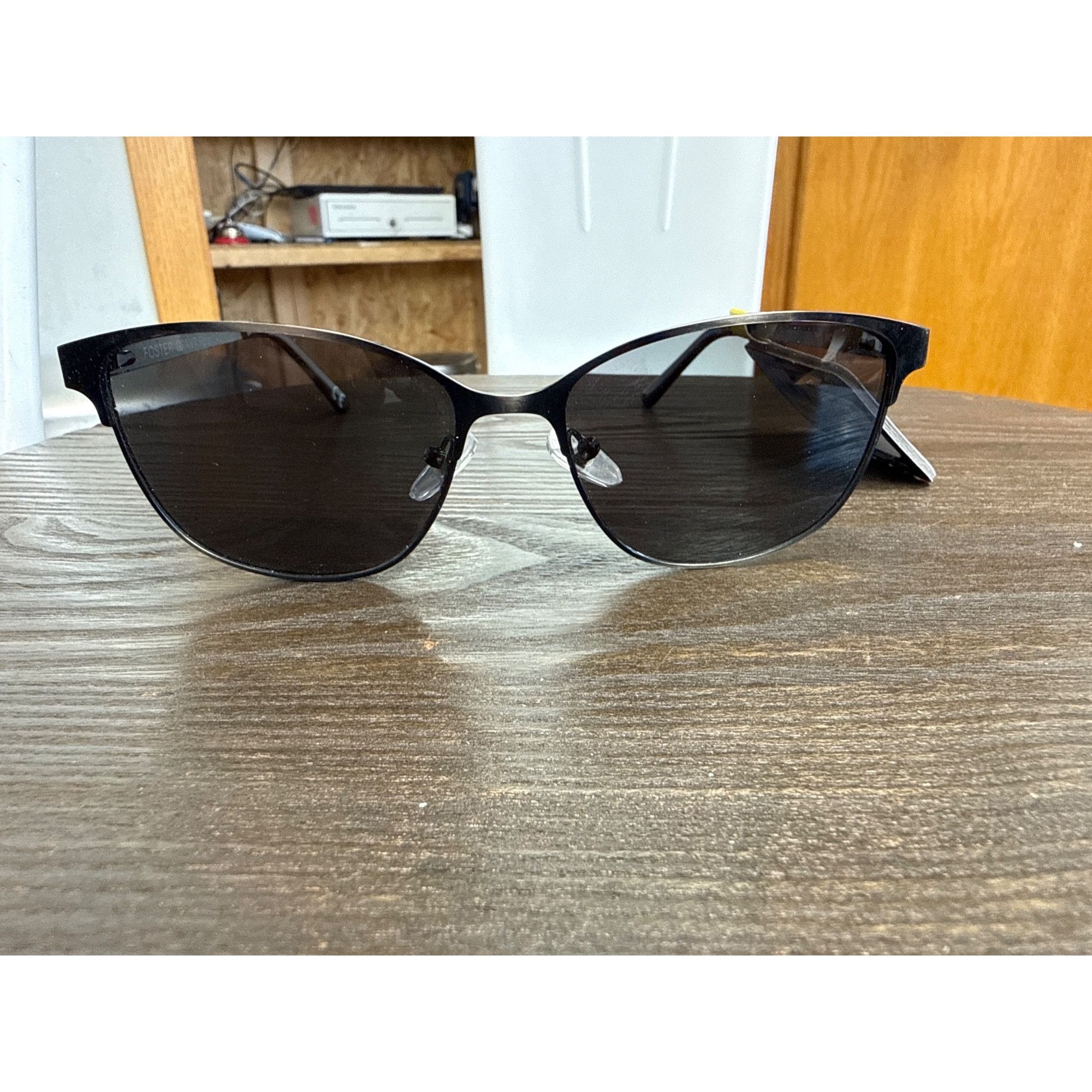 Foster Grant Foster Grant Women's Polarized Black Metal Round Fashion Size ONE SIZE - 3 Thumbnail