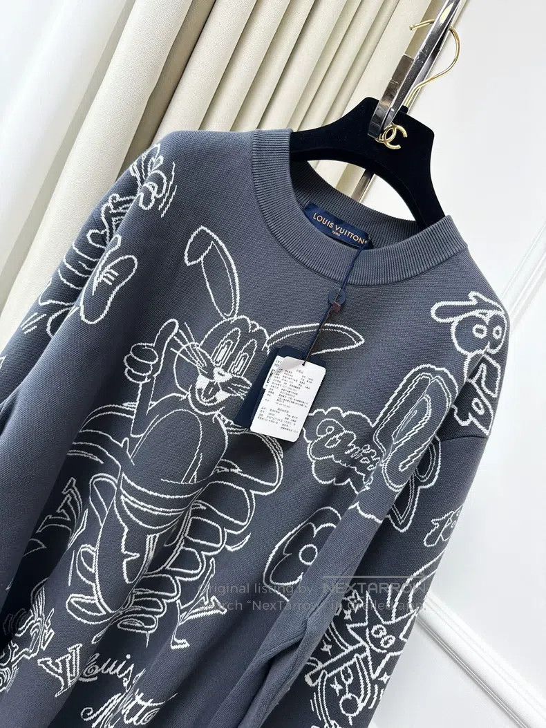 Louis Vuitton Louis Vuitton New Year Limited Bugs Bunny Pattern Grey Cre Size US XXL / EU 58 / 5 - 3 Thumbnail