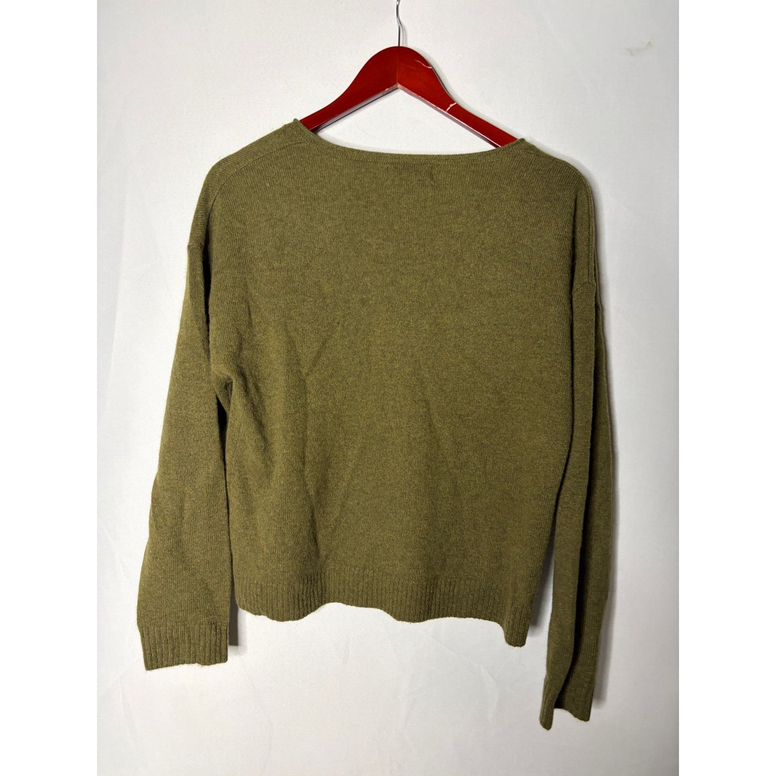 NAADAM Naadam olive green 100% cashmere V neck sweater sz S Size S / US 4 / IT 40 - 4 Thumbnail