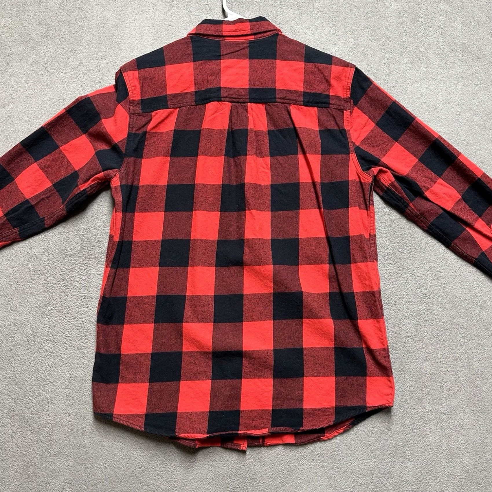 Lumberjack Falls Creek Shirt Mens Medium Red Buffalo Plaid Button-Up Flannel Outdoors Classic Casual Pockets EUC Size US M / EU 48-50 / 2 - 2 Thumbnail