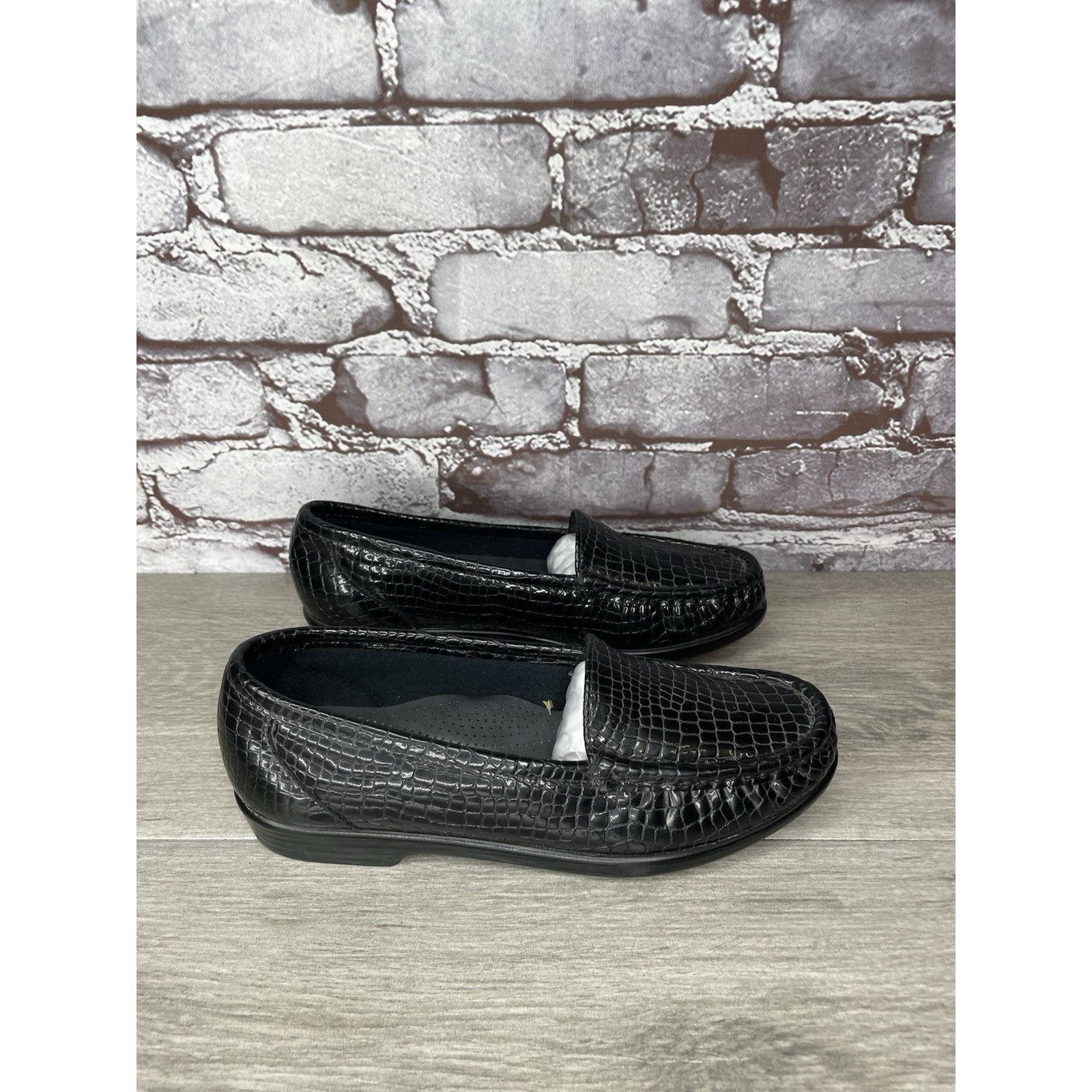 Other SAS Simplify Black Croc Patent Tripad Slip On Flats Shoes Wo Size US 6.5 / IT 36.5 - 15 Thumbnail