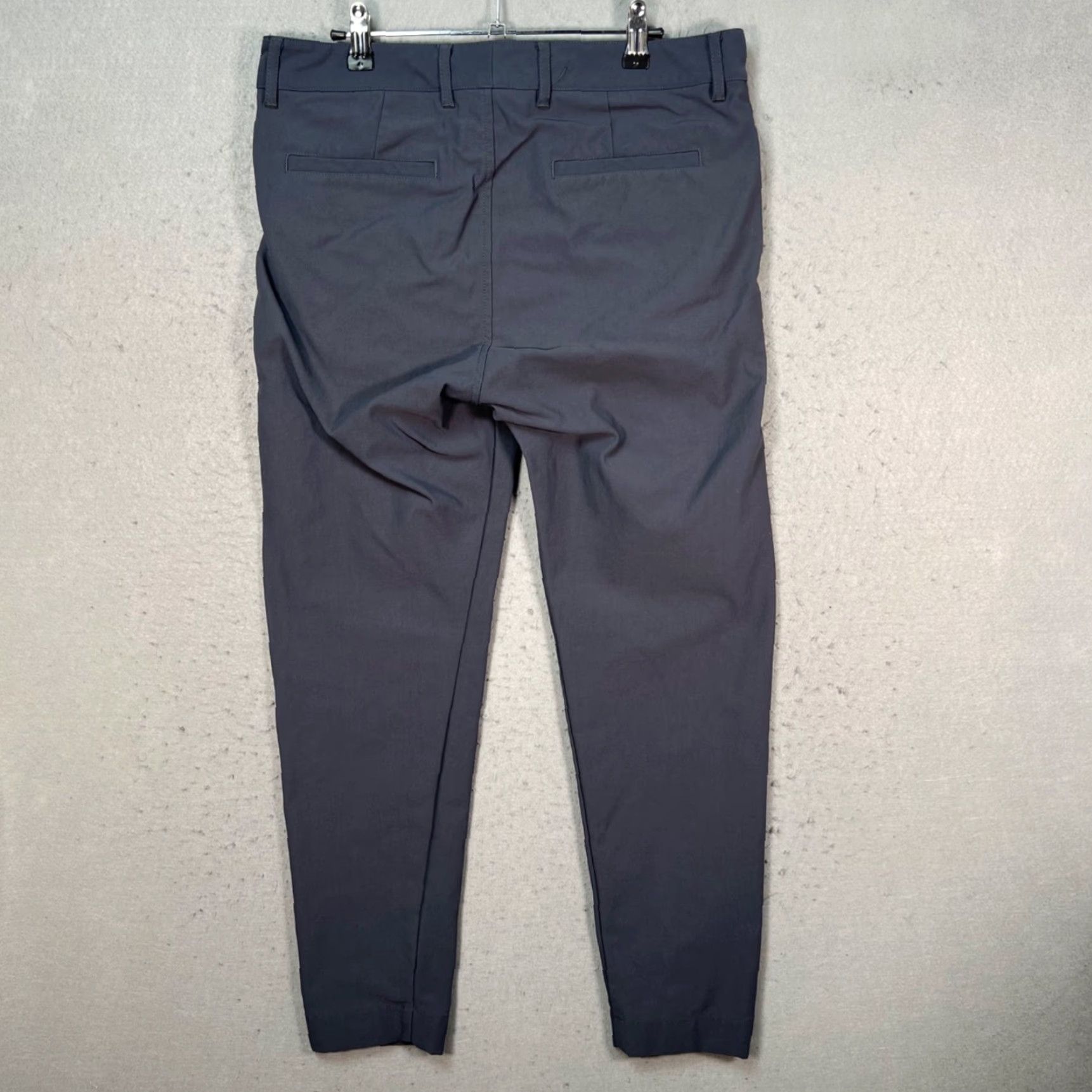 OUTLIER Pants Mens Size 32 Navy Blue Strongtwill Two-Way Stretch DWR Chino 5-Pocket Style Tapered Casual Seasonal Summer Fall Spring Mens