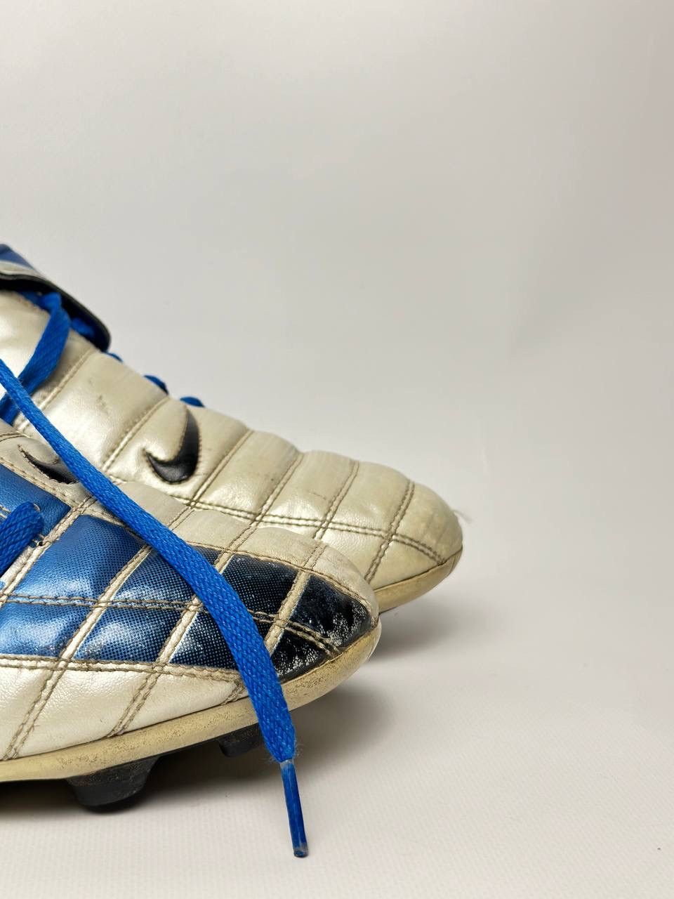 Nike Vintage Nike 2003s Total 90 II FG Football Boots Rare Silver Size US 6.5 / EU 39-40 - 4 Thumbnail