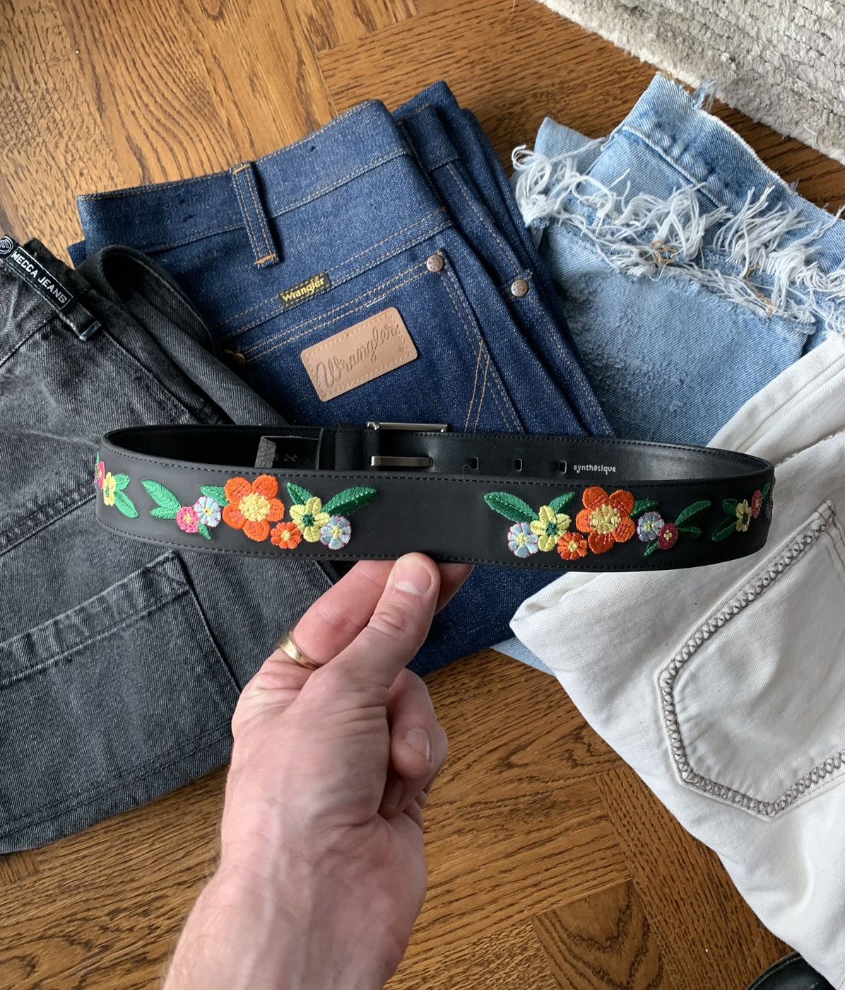 Designer × Kenzo Kenzo Vegan Leather Belt Floral Embroidered Small PVC Womens Size ONE SIZE - 4 Thumbnail