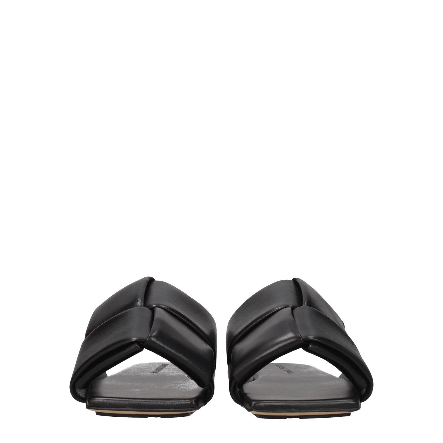 ob1o1e0325 Leather Slippers in Black