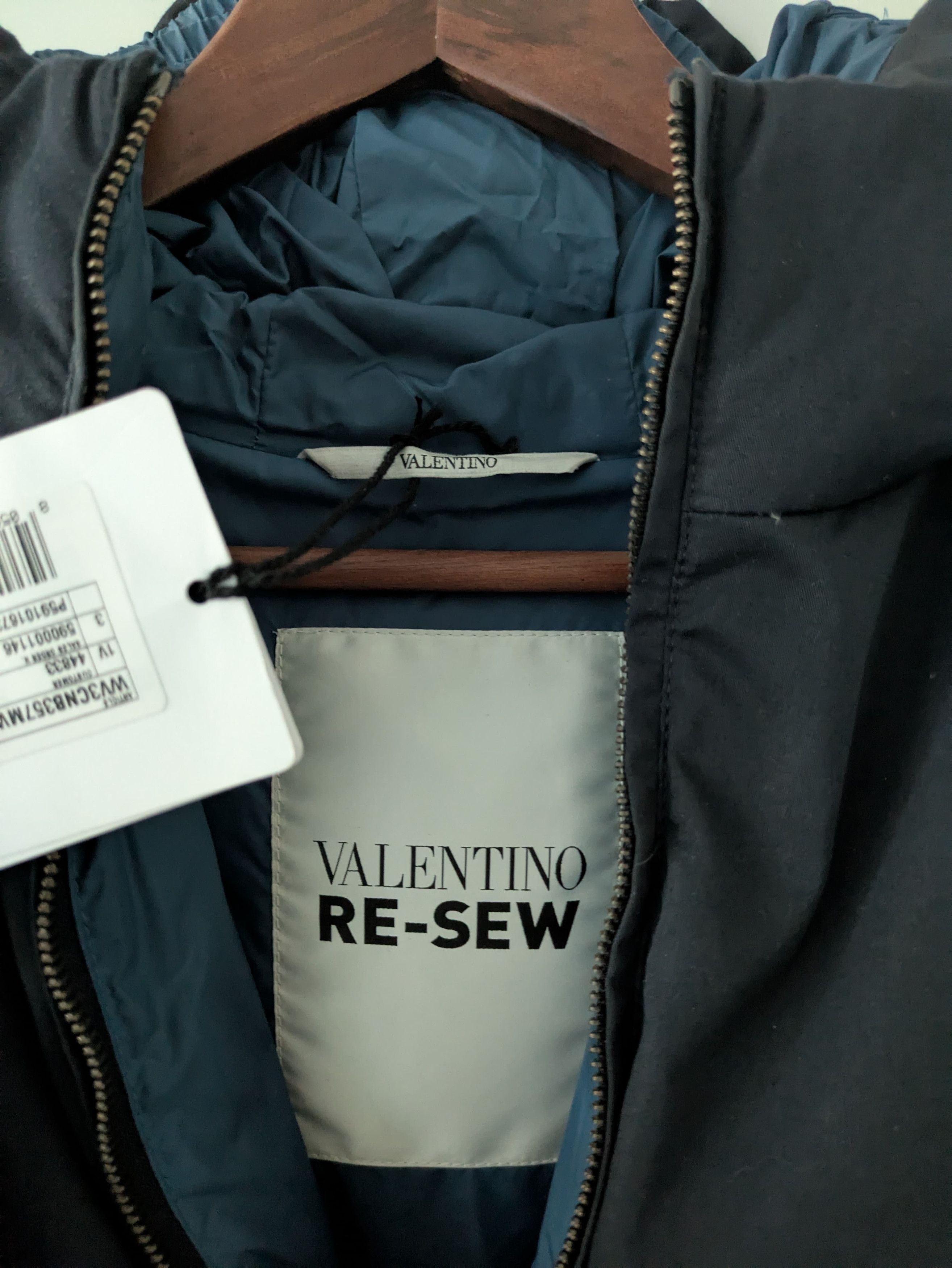 Valentino Valentino Garavani Daunenjacke Neu mit Etikett Size US L / EU 52-54 / 3 - 8 Thumbnail