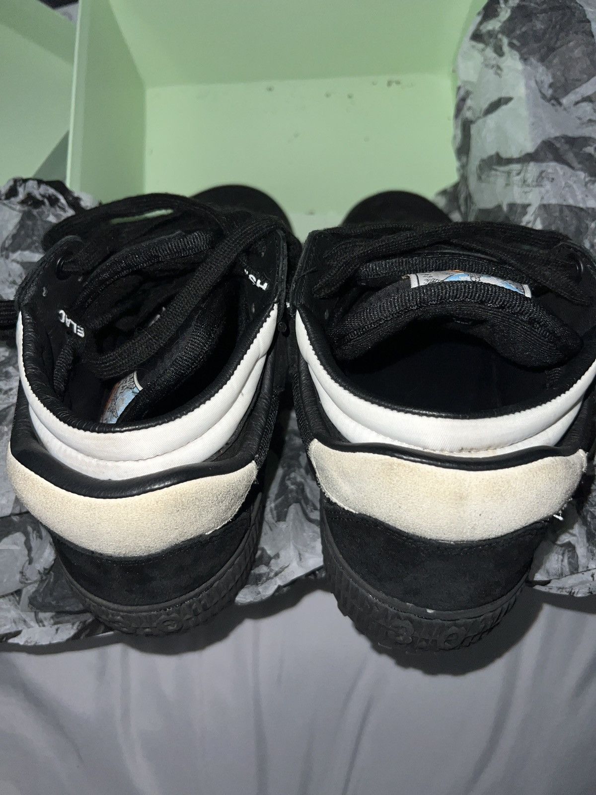 Off-White FLOATING ARROW SUEDE SNEAK BLACK WHITE Size US 7 / EU 40 - 7 Thumbnail