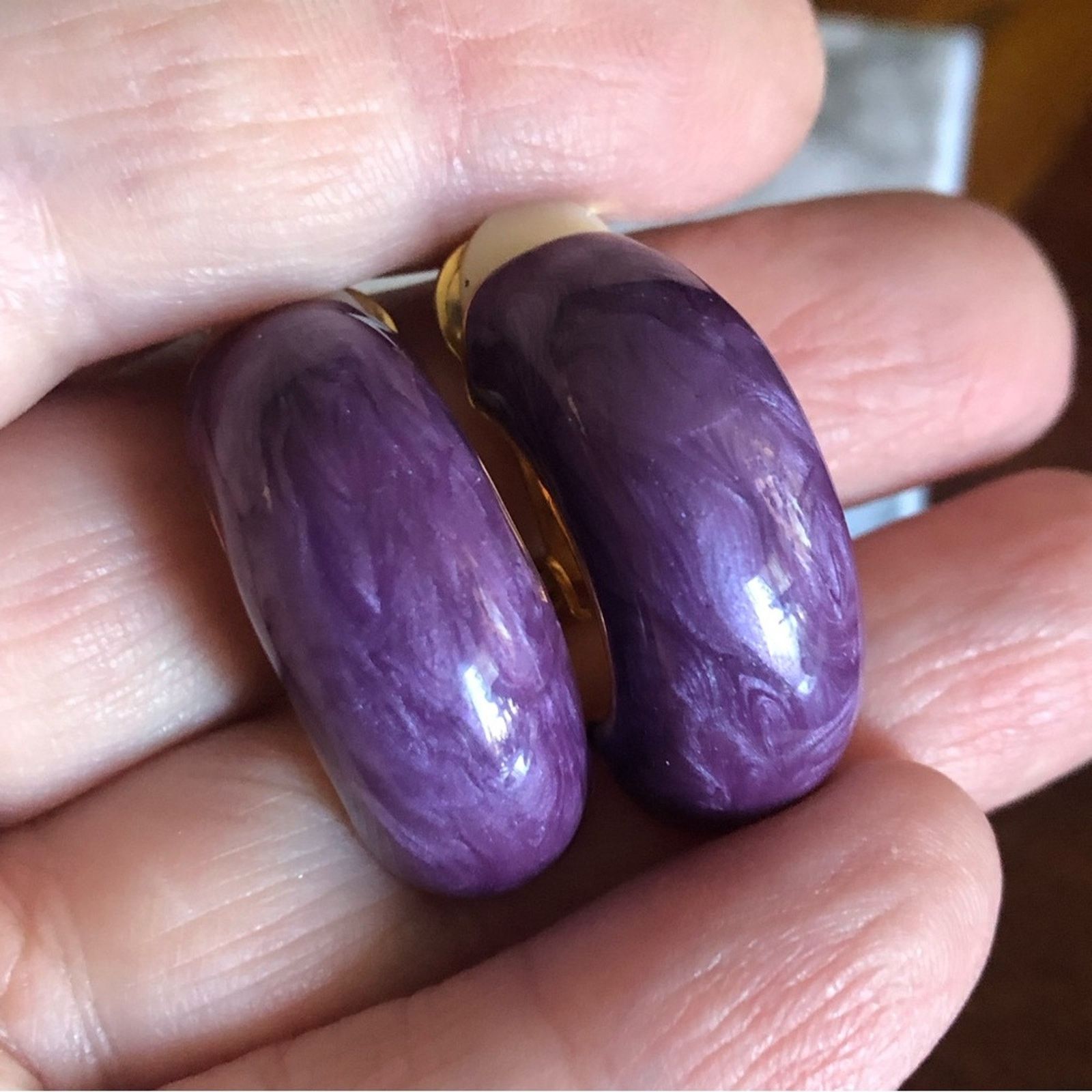 Vintage Vintage KOKO signed purple swirl enamel clip on earrings Size ONE SIZE - 3 Thumbnail