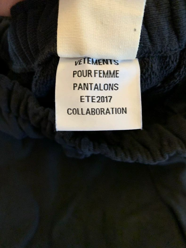 Vetements Vetements SizeS Distressed Washed Short Pants Size US 29 - 5 Thumbnail