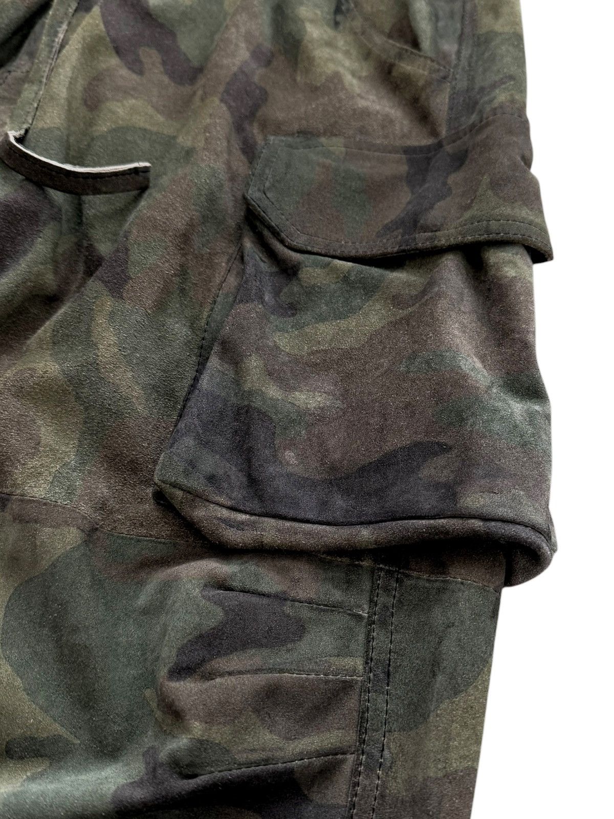 424 RARE 1/1 Distressed Leather Camo Cargo Shorts Size US 36 / EU 52 - 5 Thumbnail