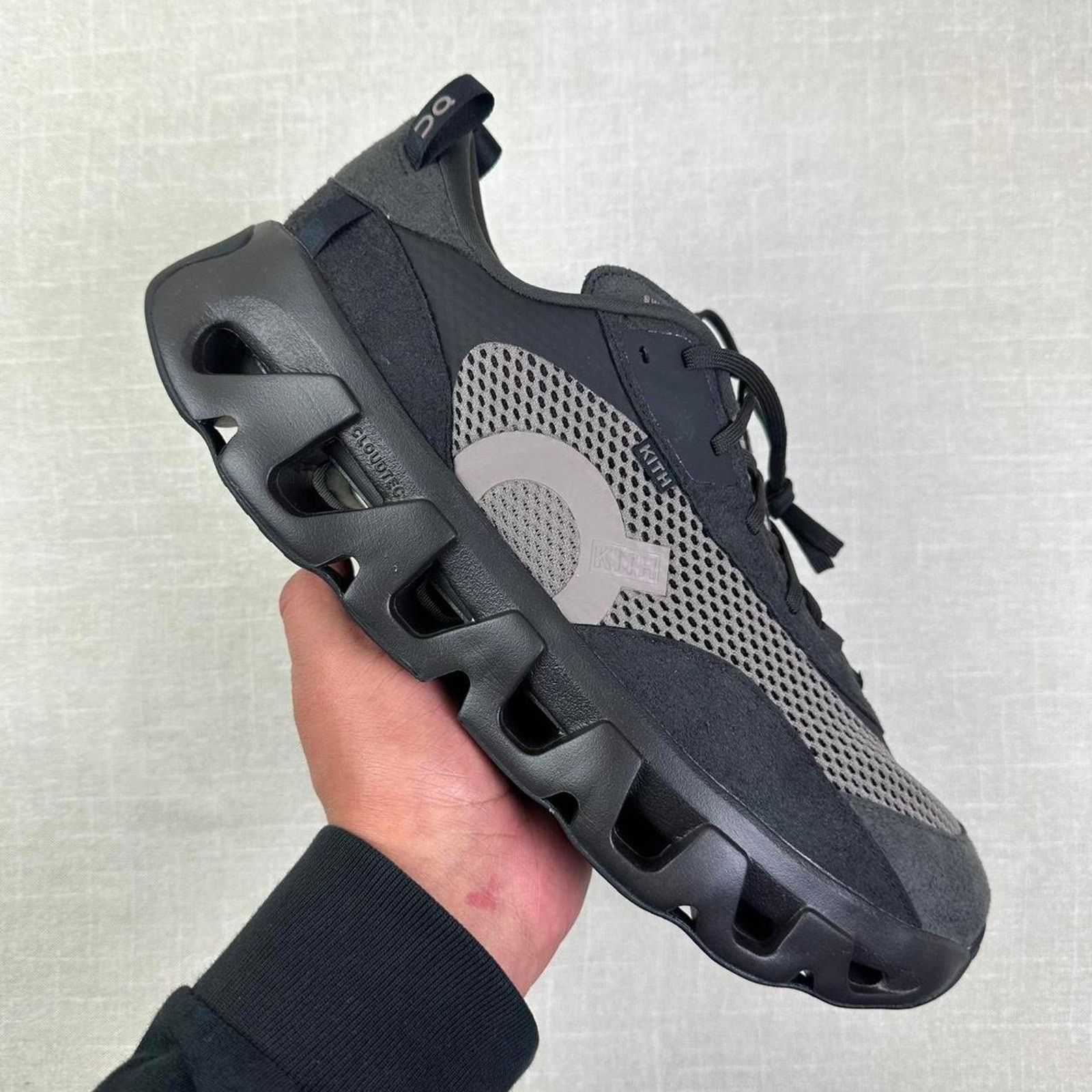 Kith 🍨 Kith x On Running K-Tech 2 "Thorn Ganache" 9M Size US 9 / EU 42 - 1 Thumbnail