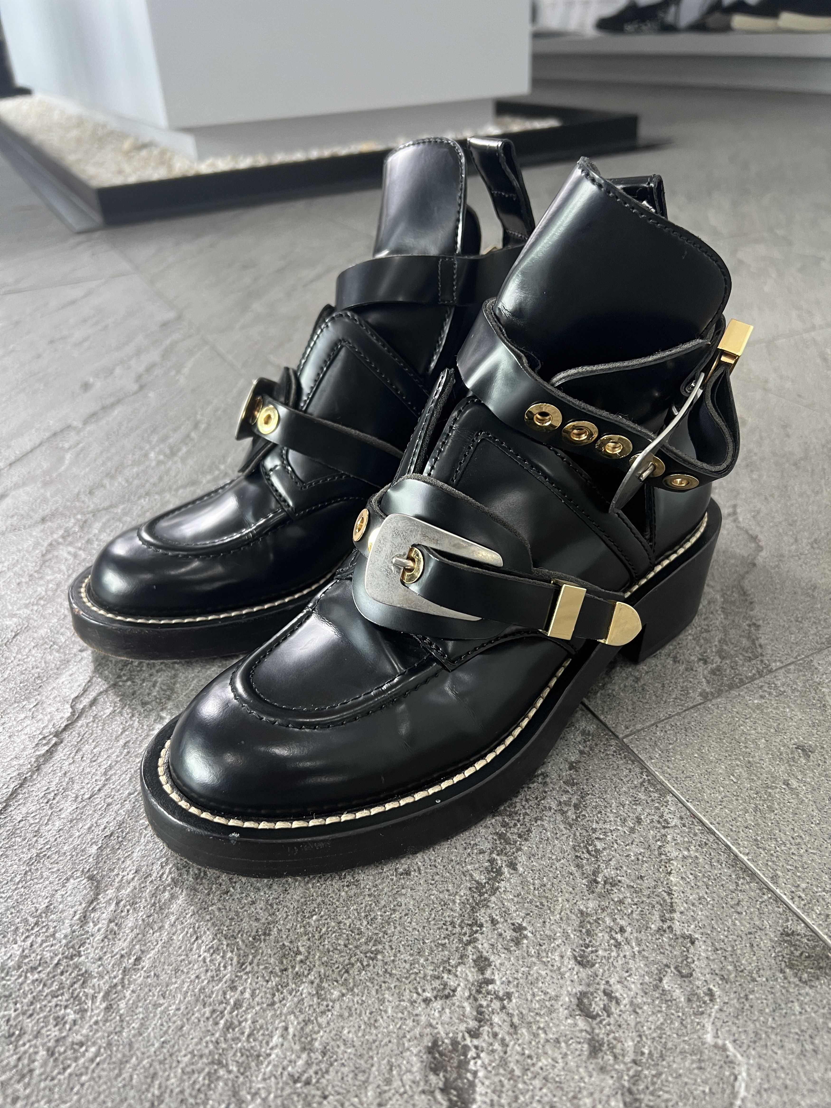 Balenciaga Balenciaga Ceinture Buckle Boots 37.5 Size US 7.5 / IT 37.5 - 7 Thumbnail