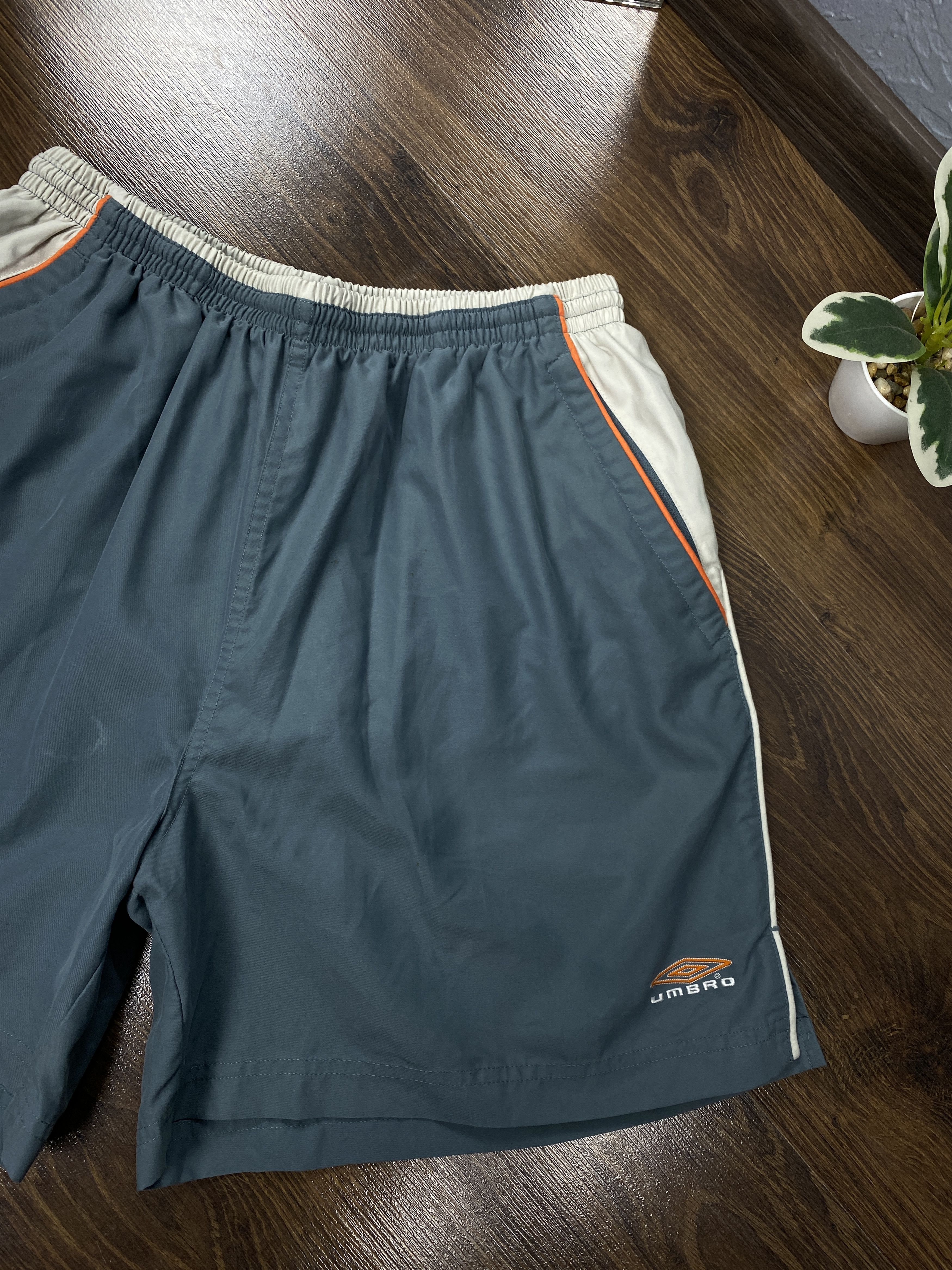 Umbro × Vintage Umbro vintage nylon shorts y2k Size US 34 / EU 50 - 2 Thumbnail