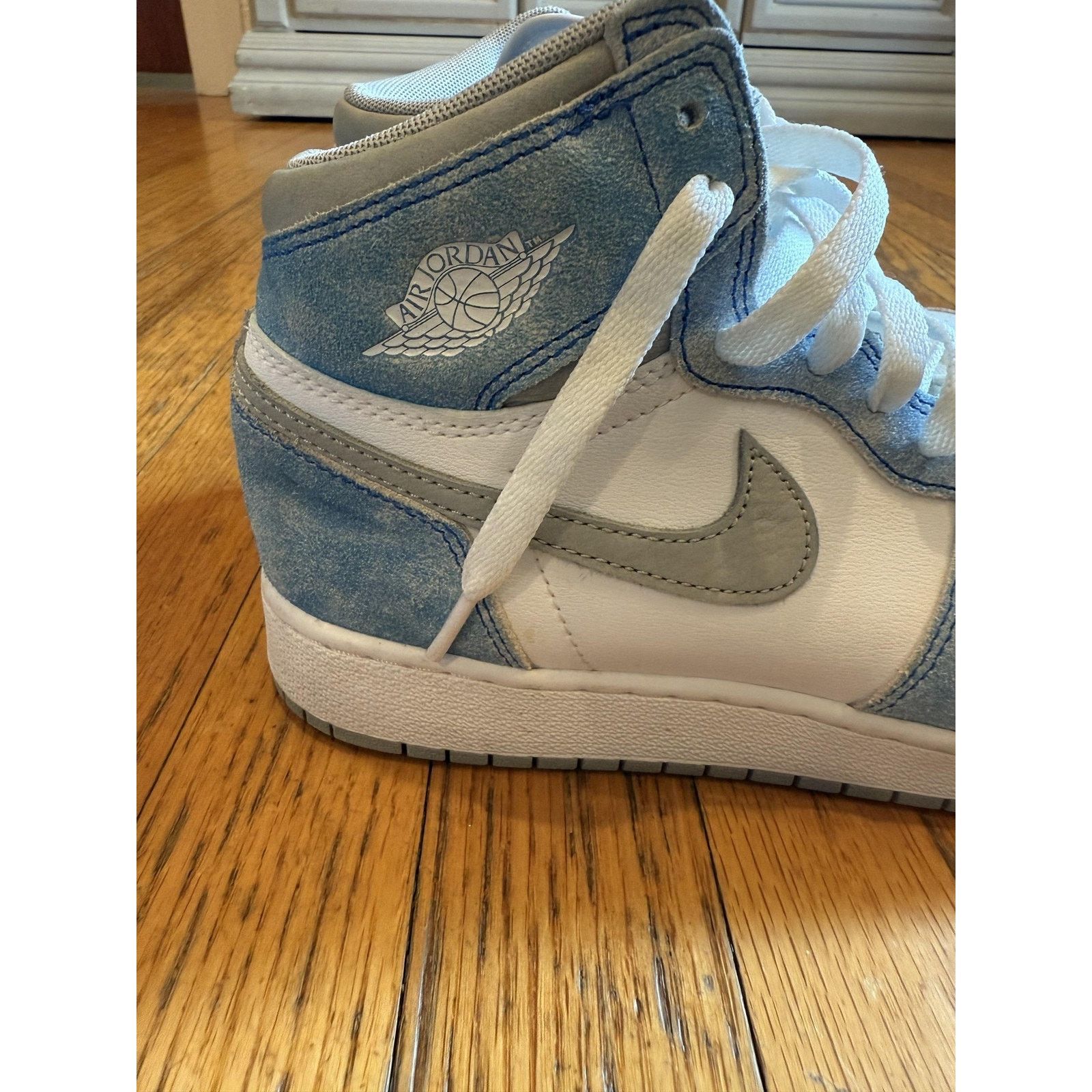 Nike Nike Air Jordan 1 Shoes Youth Size 7Y Hyper Royal Retro High Size US 8.5 / IT 38.5 - 5 Thumbnail