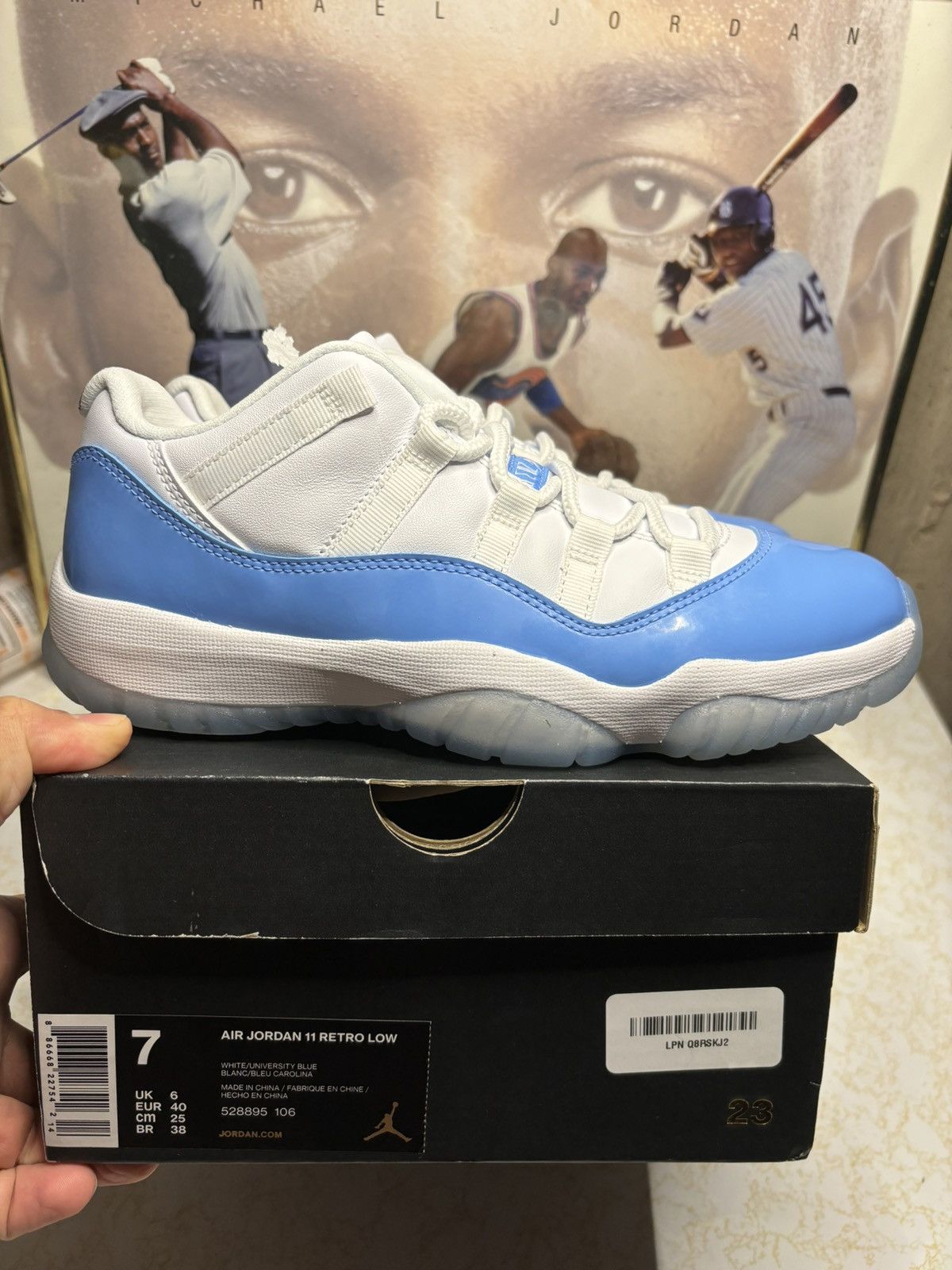 Air Jordan 11 Retro Low UNC