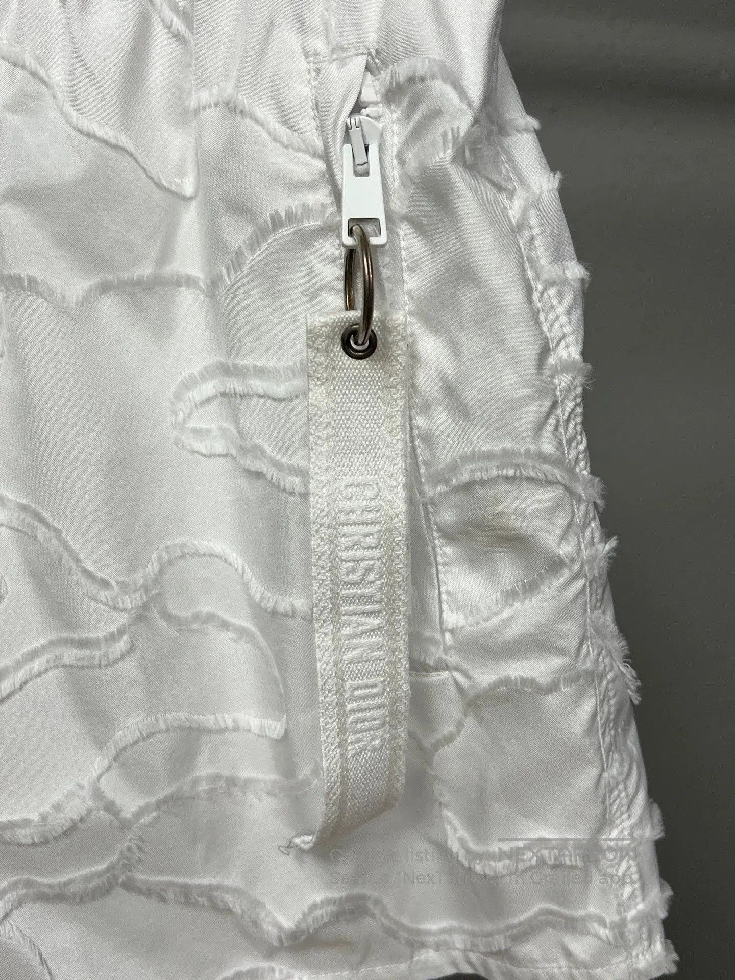 Dior Dior浮雕短裤 in White Color. Size US 40 / EU 56 - 3 Thumbnail