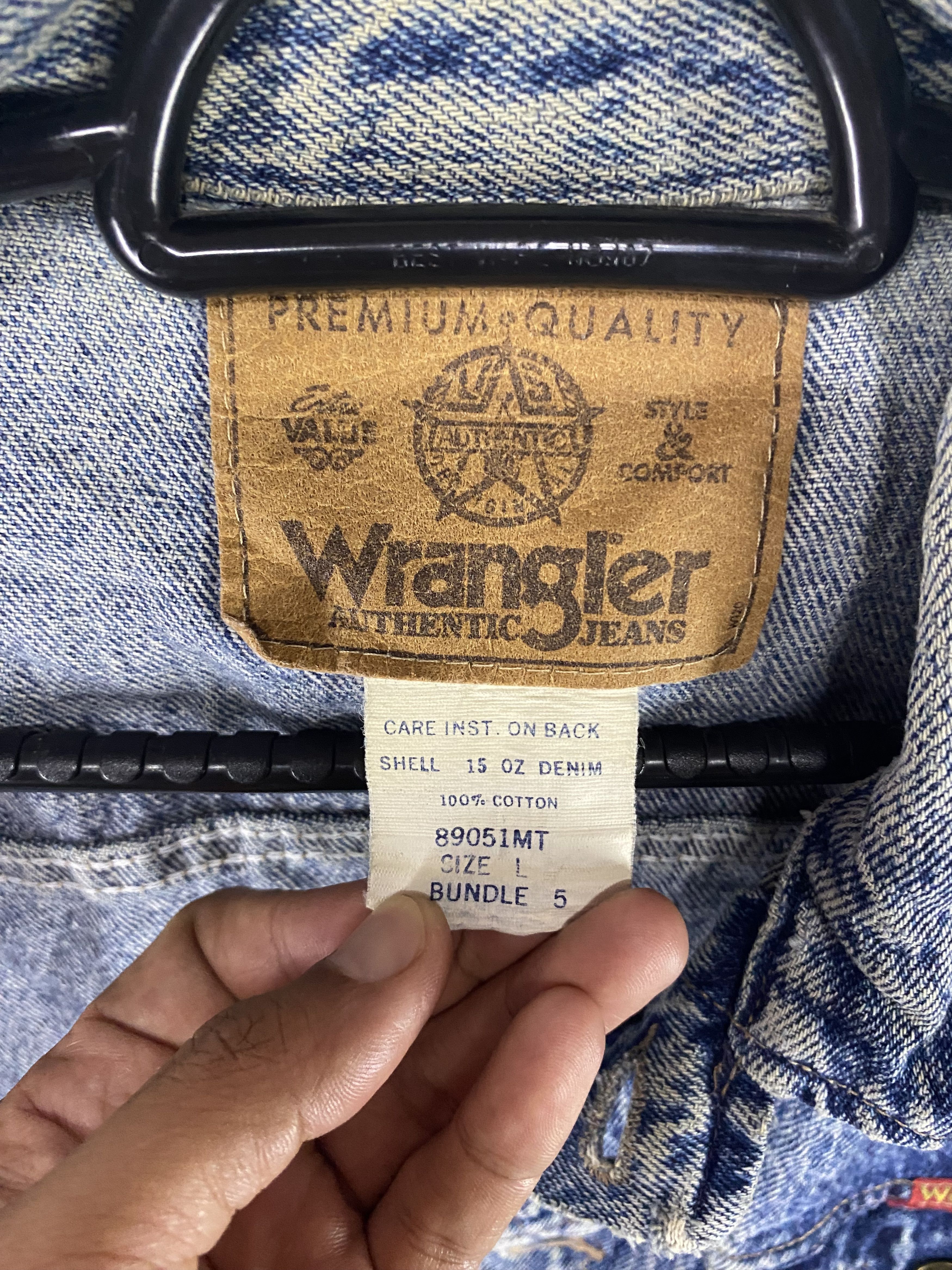 Vintage × Wrangler 90s Wrangler 15 Ozdistressed denim jacket Size US L / EU 52-54 / 3 - 13 Thumbnail