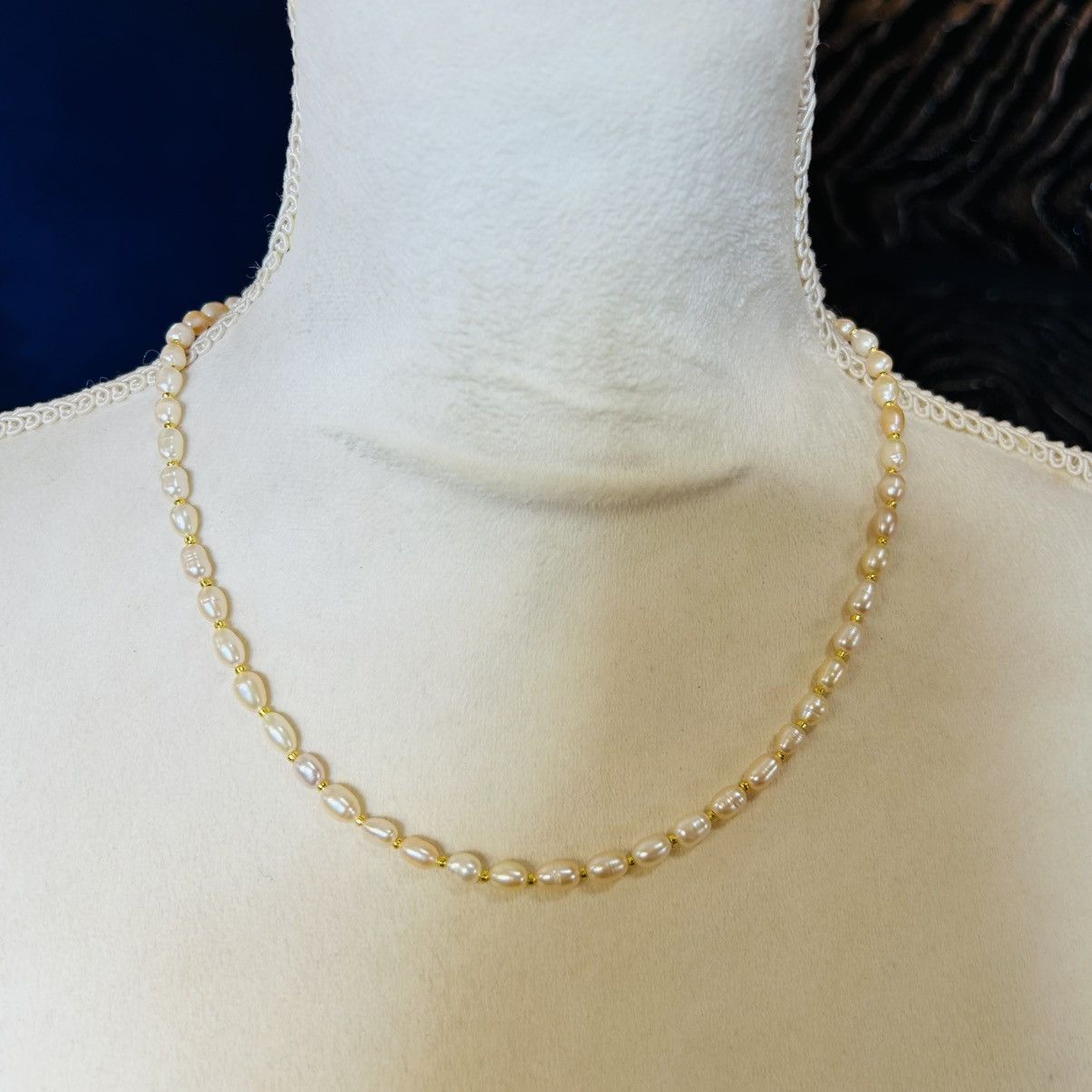 Handmade Handcrafted elegant genuine fresh water pearl necklace Size ONE SIZE - 2 Thumbnail