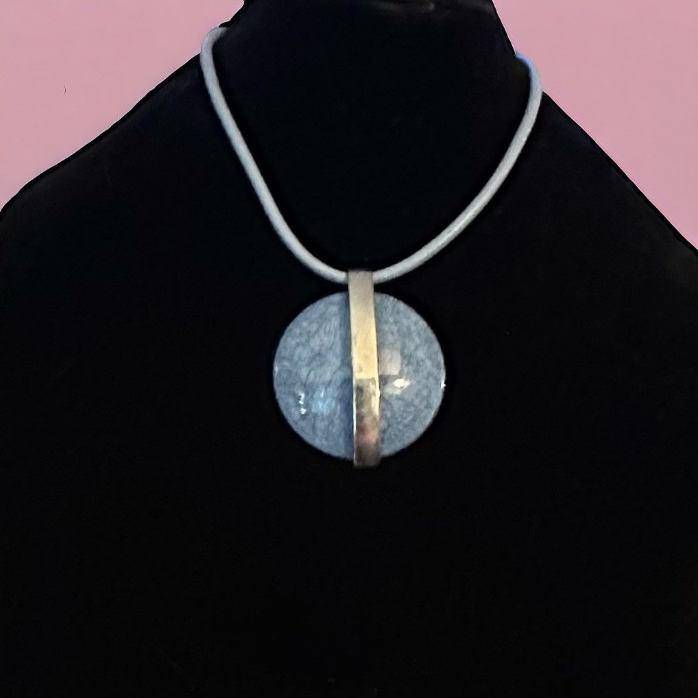 Vintage Vintage blue lucite medallion pendant cord necklace Size ONE SIZE - 1 Thumbnail