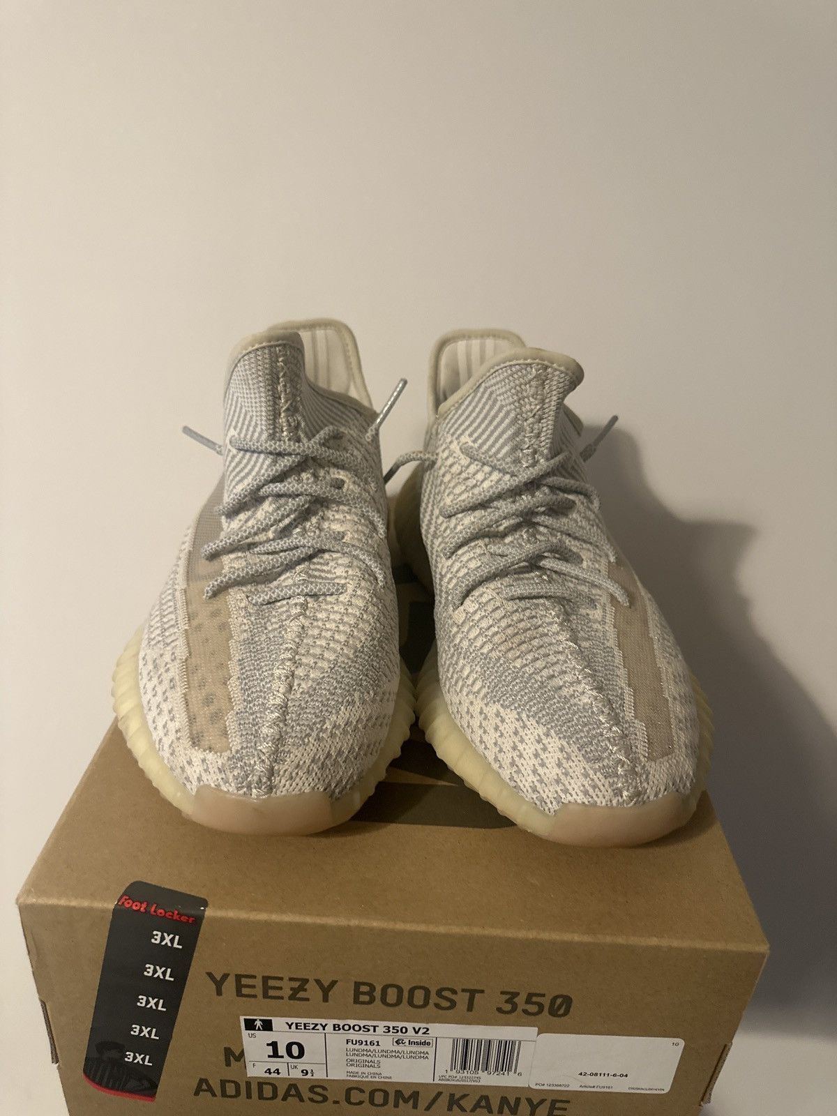 Yeezy Yeezy Boost 350 V2 Lundmark Size US 10 / EU 43 - 3 Thumbnail