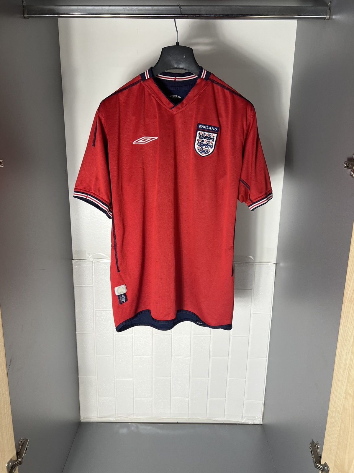 Umbro × Vintage VERY RARE UMBRO ENGLAND RETRO SOCCER JERSEY BLOKECORE 90s Size US XL / EU 56 / 4 - 1 Thumbnail