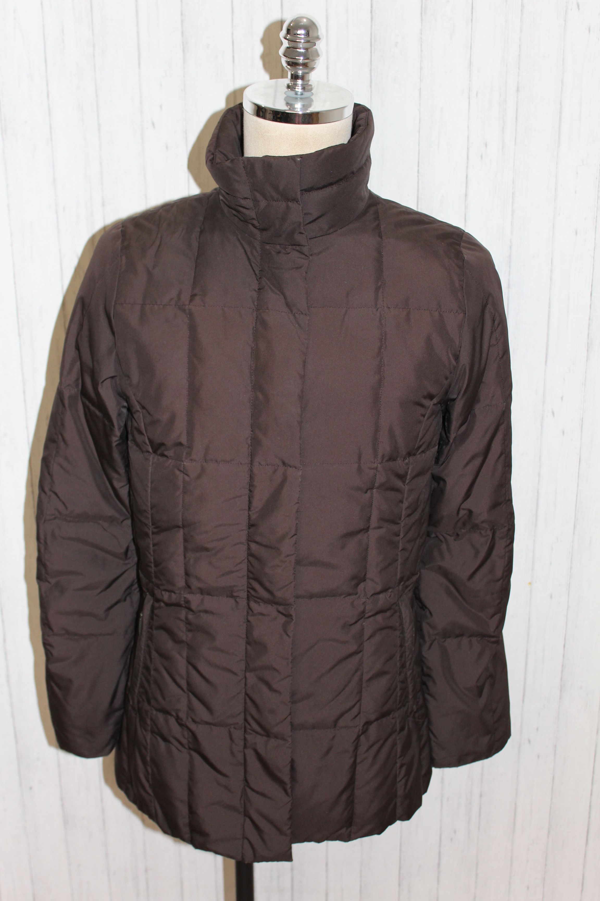 Burberry Burberry Brown Down Coat Jacket Size L Size L / US 10 / IT 46 - 1 Thumbnail