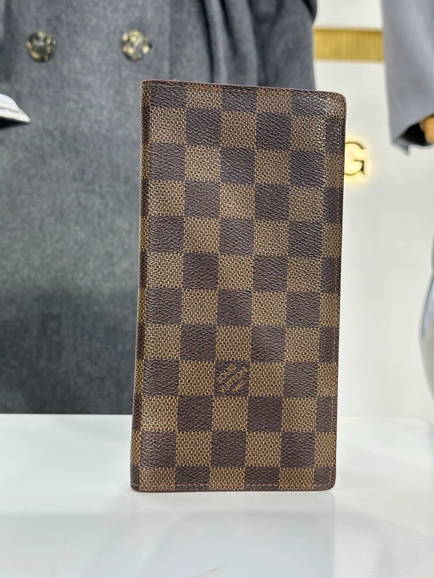 Louis Vuitton LV Classic Men's Wallet Size ONE SIZE - 1 Thumbnail